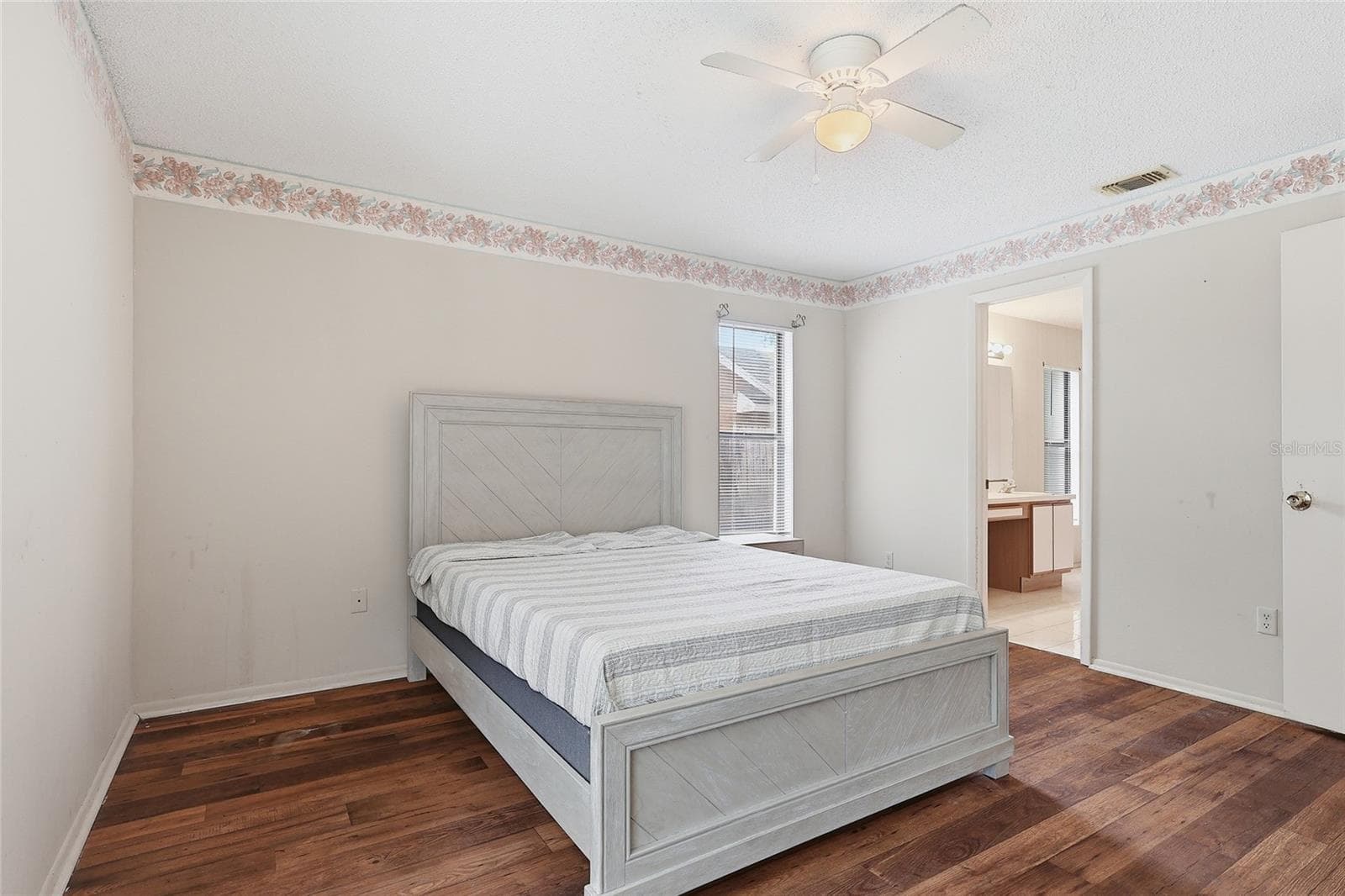 Primary Bedroom with Ensuite Bath Access - 2939 DANFORTH DR, ORLANDO