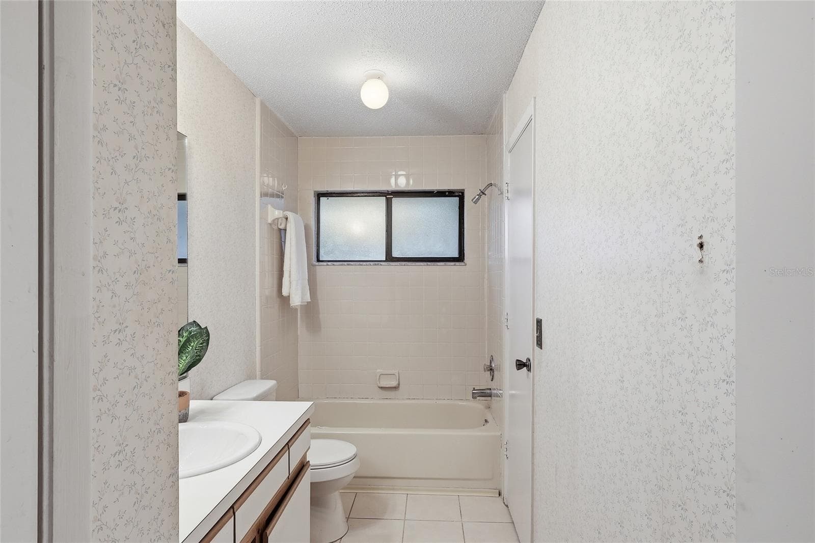 Third Bathroom with Bedroom Access - 2939 DANFORTH DR, ORLANDO