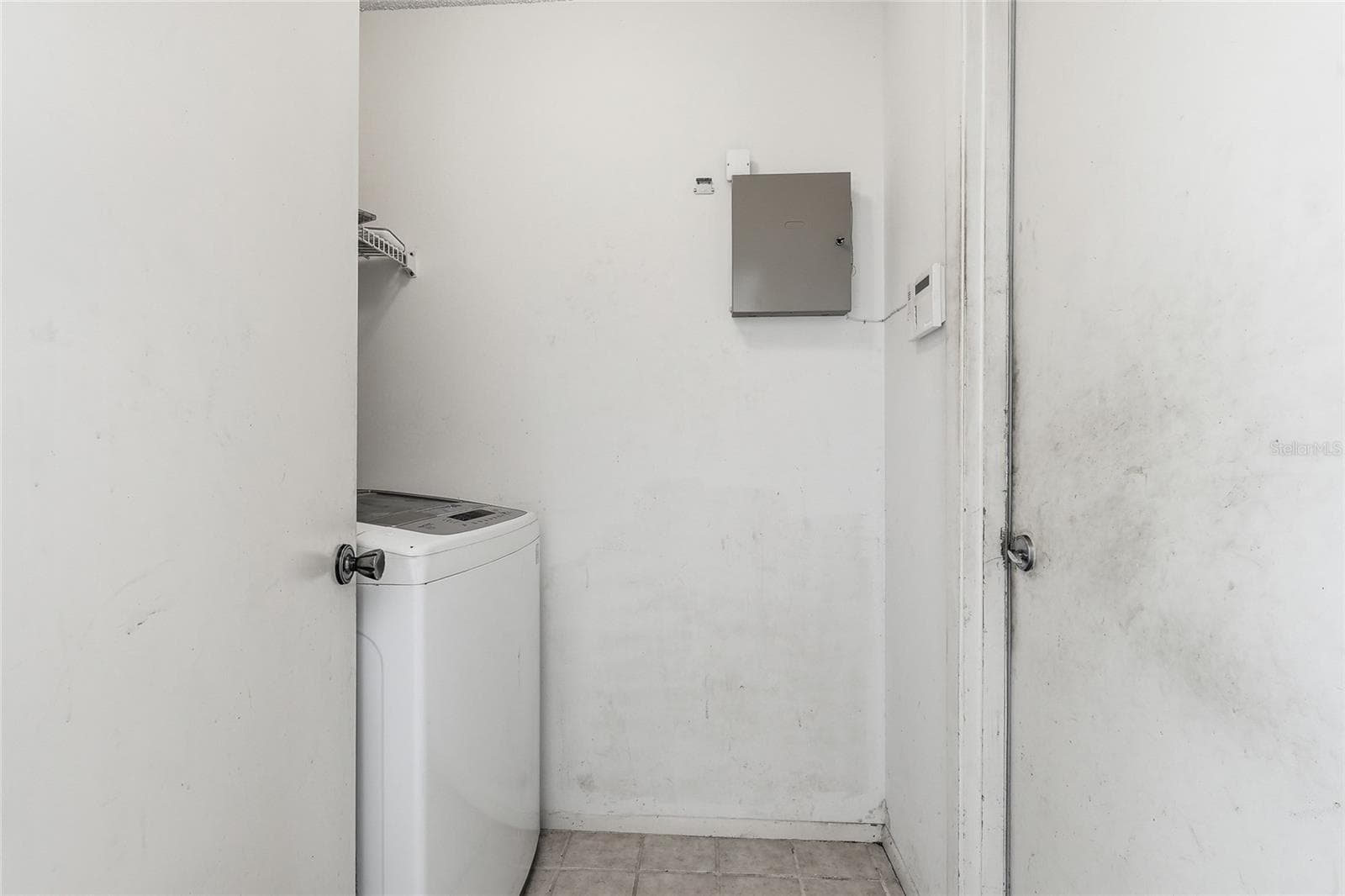 Laundry Area with Access to Garage - 2939 DANFORTH DR, ORLANDO