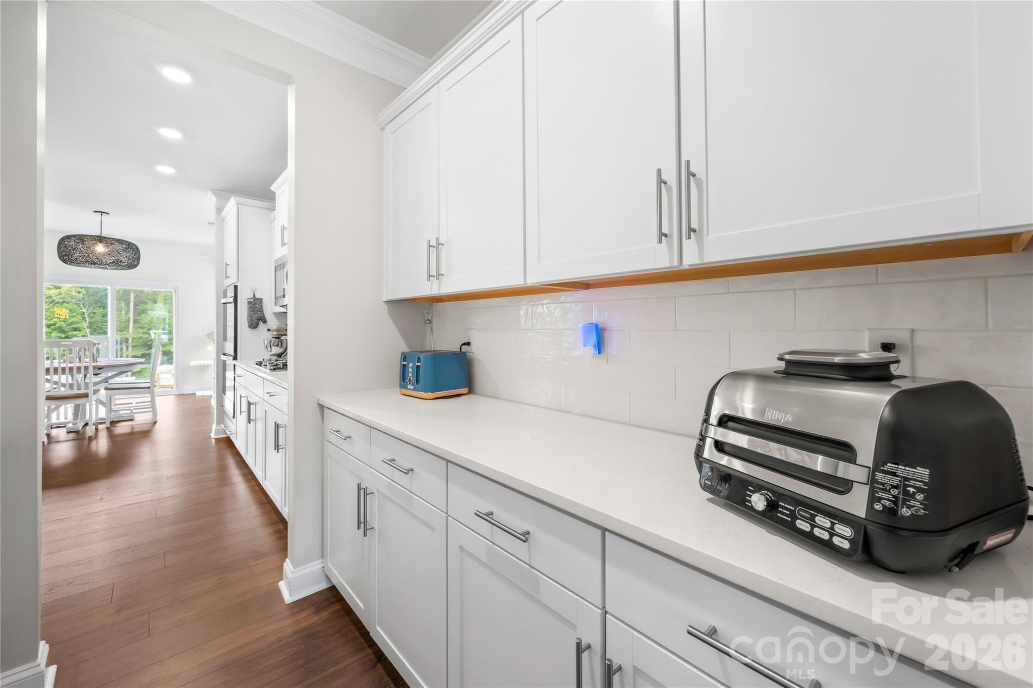 White farmhouse kitchen - Troutman