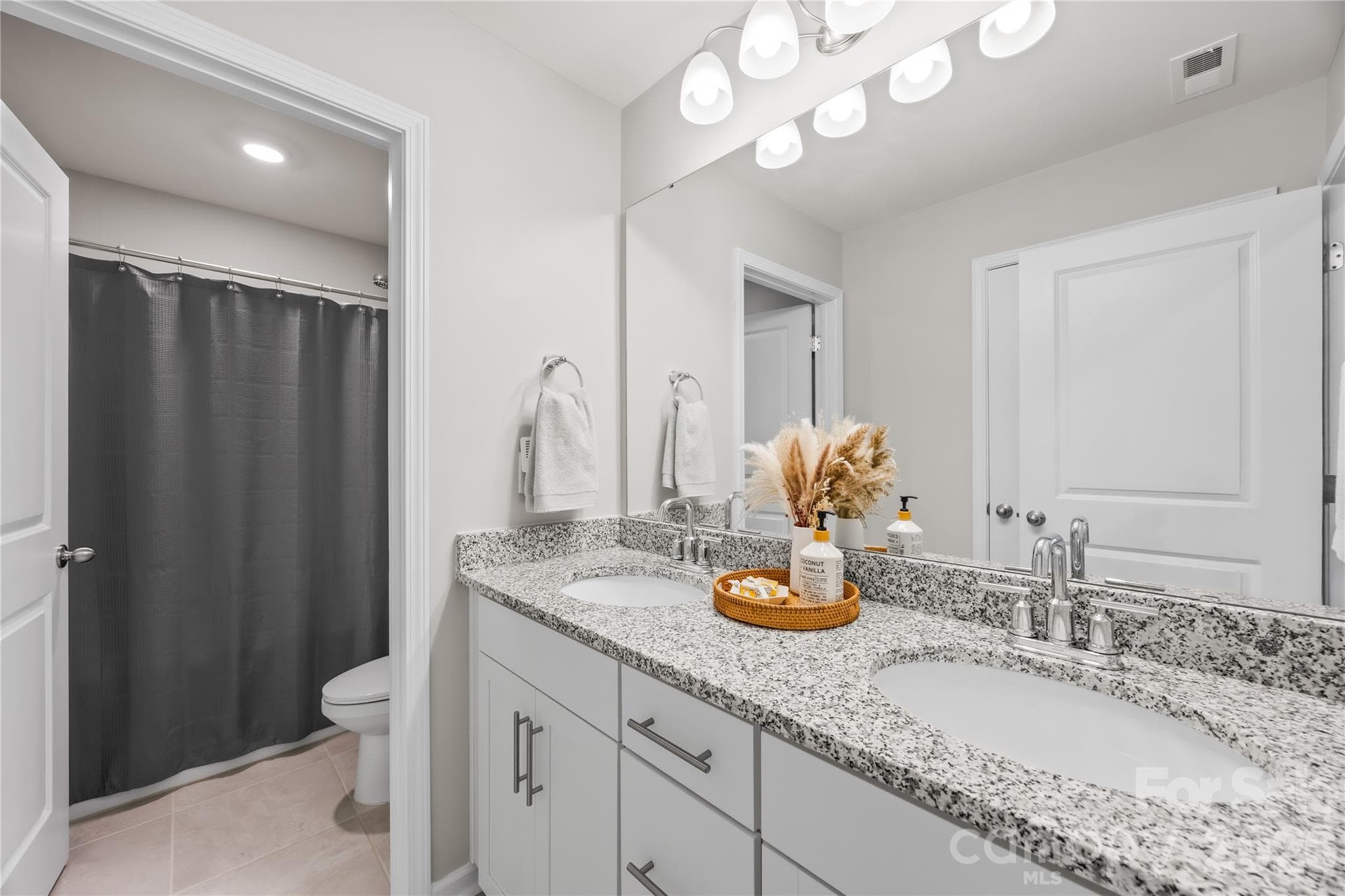 Full Bathroom - Troutman
