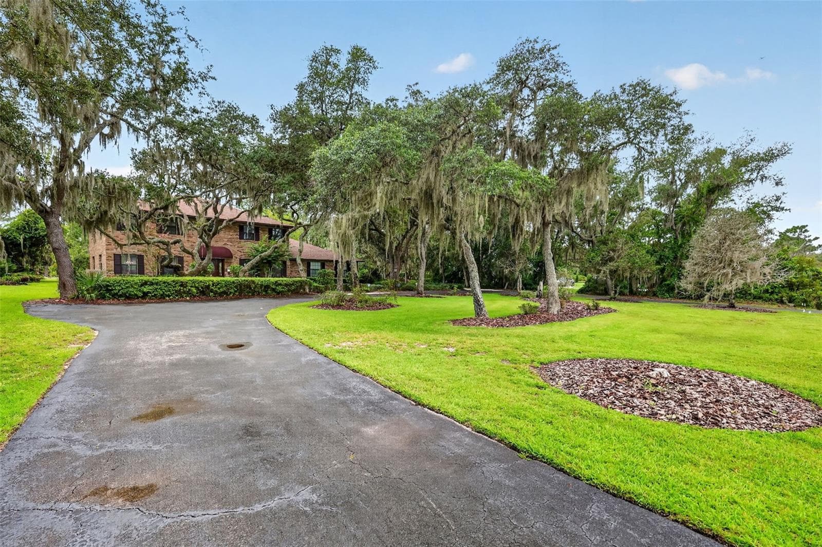 Single Family Residence at 15240 SHADY LN, TAVARES, photo 3 of 63