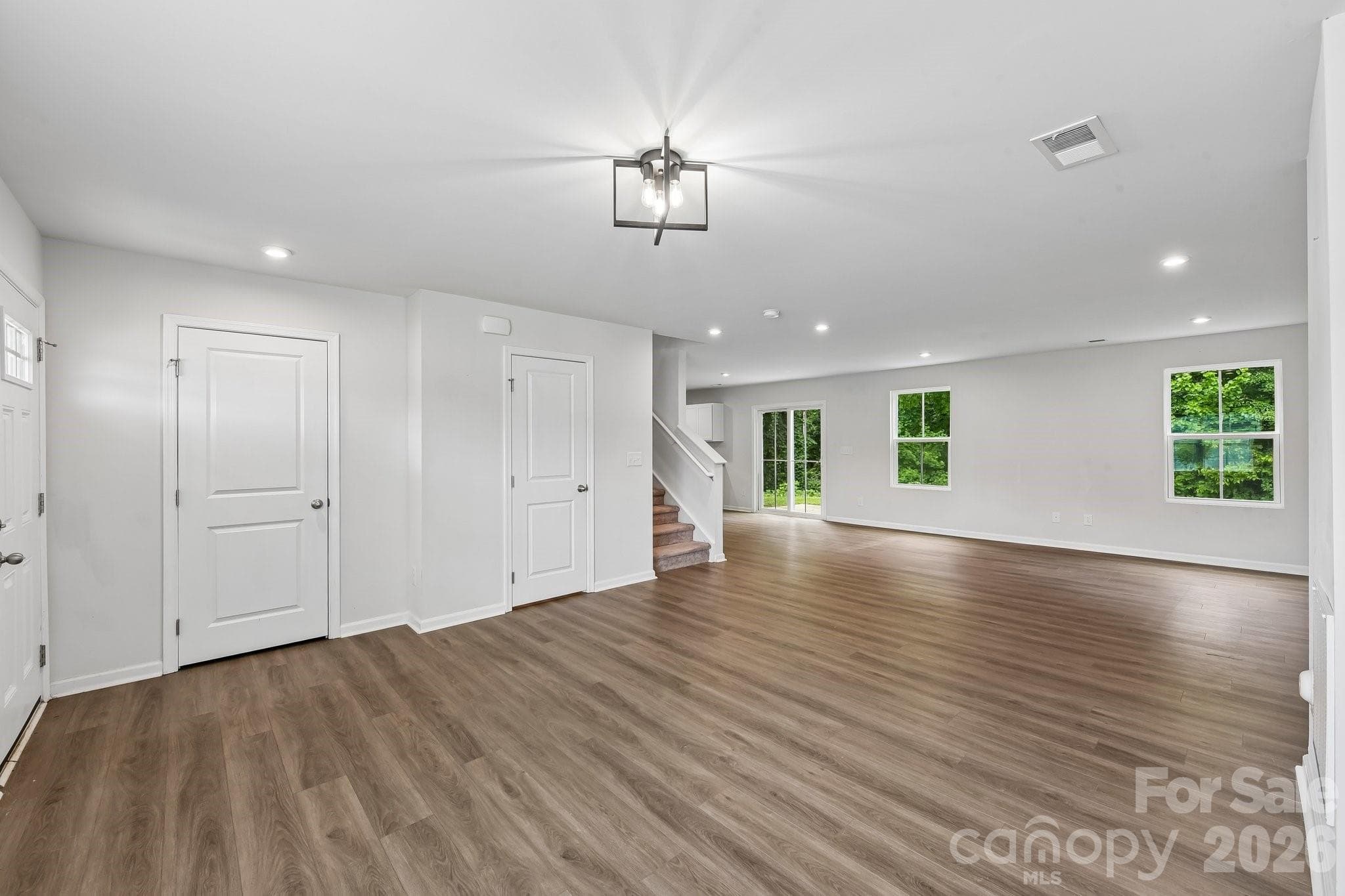 Single Family Residence at 6931 Ludell Lane, Charlotte, photo 6 of 37