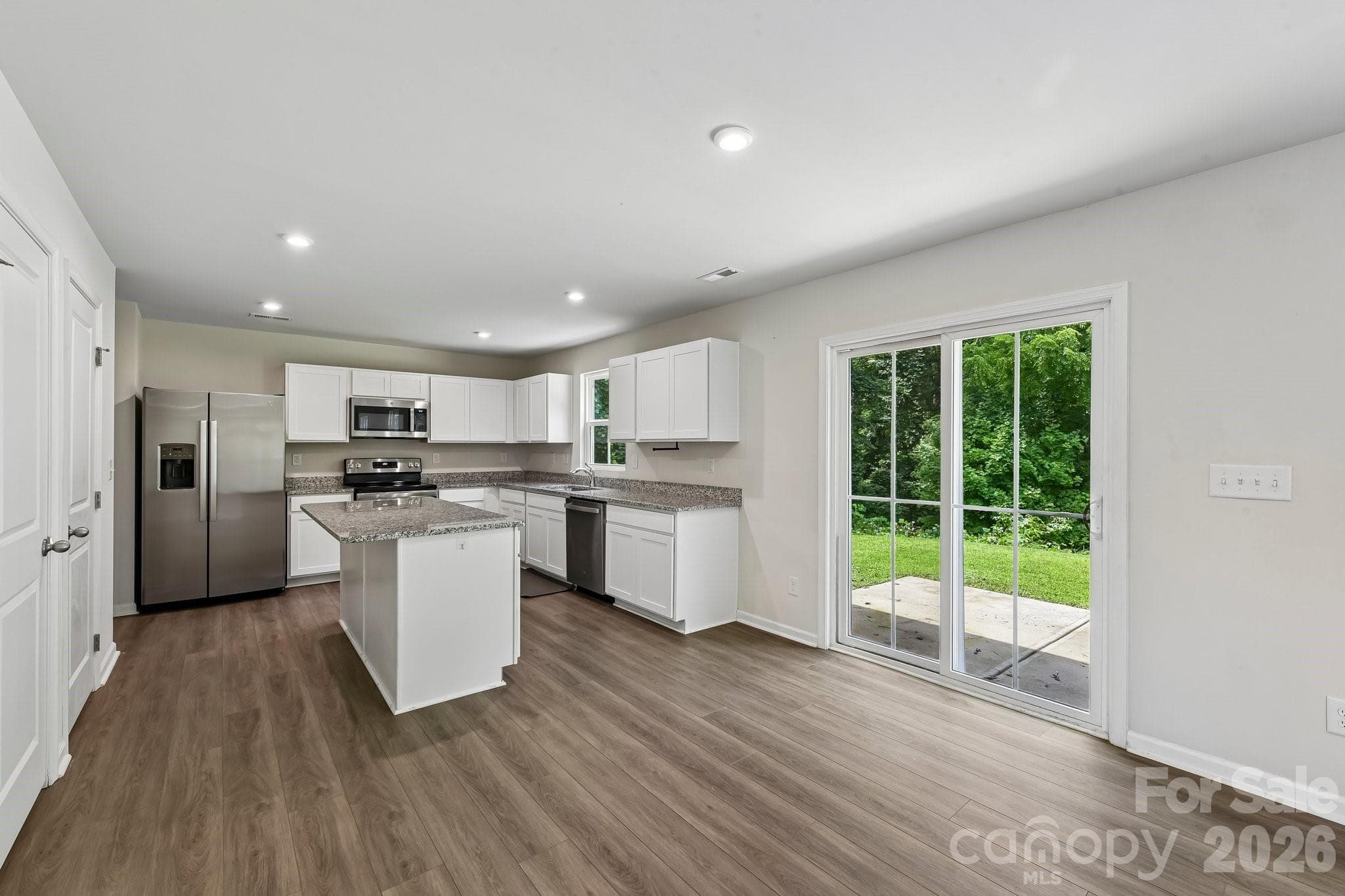 Single Family Residence at 6931 Ludell Lane, Charlotte, photo 13 of 37