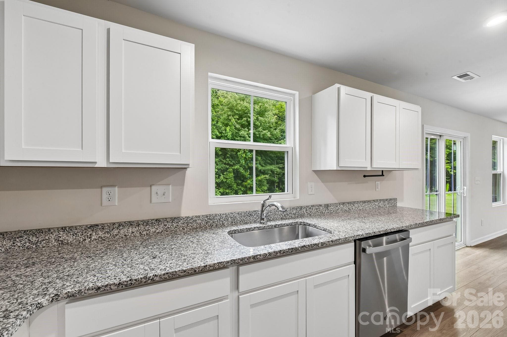 Single Family Residence at 6931 Ludell Lane, Charlotte, photo 18 of 37