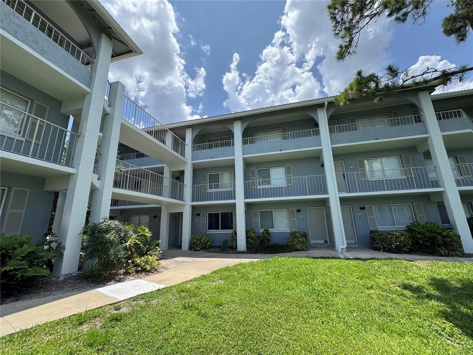 115 OYSTER BAY CIR #300