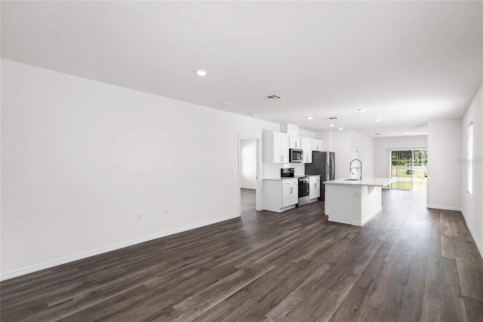 Single Family Residence at 1746 HUMMINGBIRD RD, WINTER HAVEN, photo 2 of 28