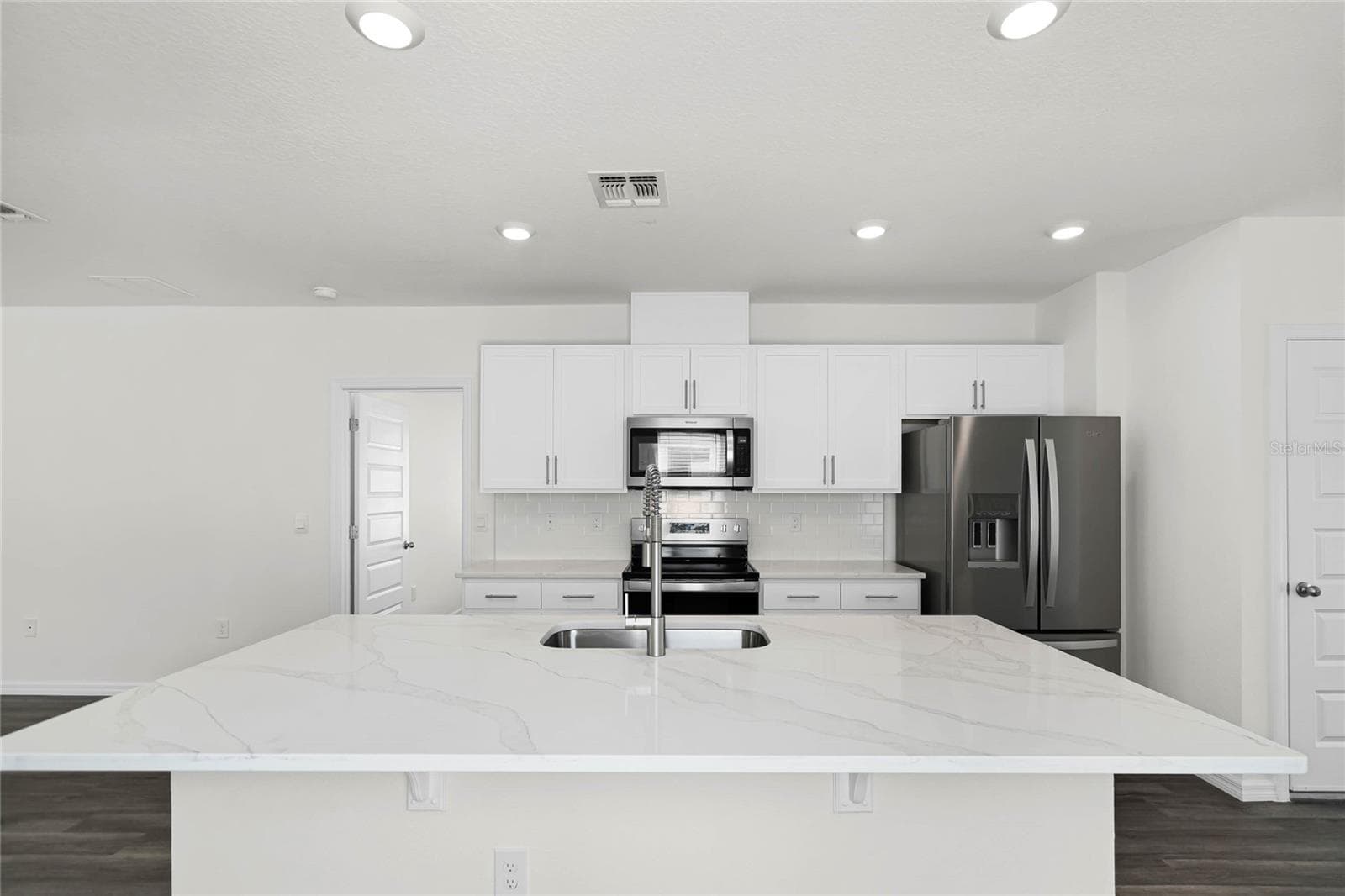 Single Family Residence at 1746 HUMMINGBIRD RD, WINTER HAVEN, photo 6 of 28