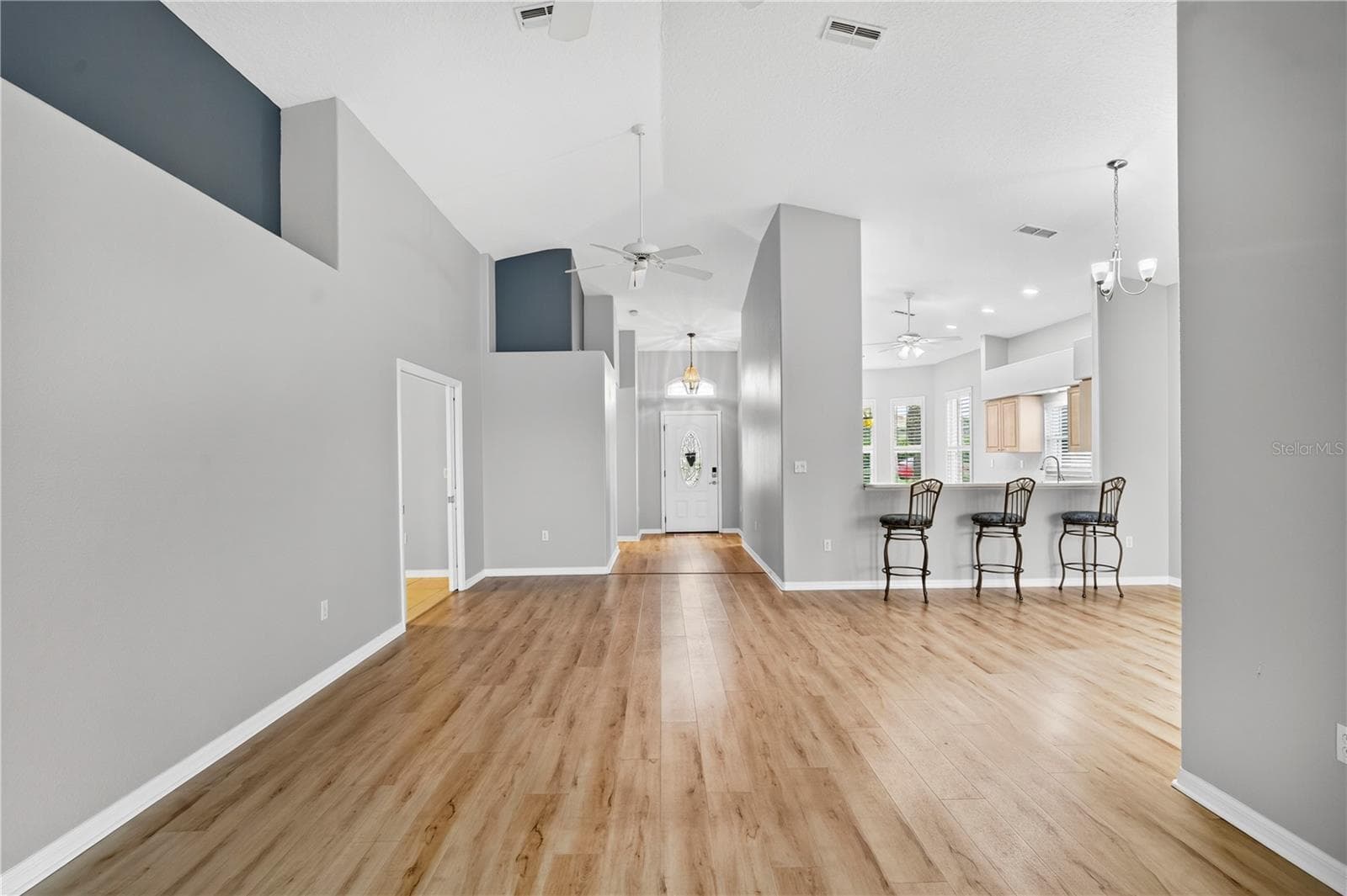Living room - 9257 BONNIE COVE DR, WEEKI WACHEE