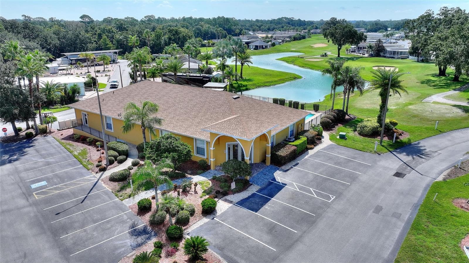 Regal Pointe Clubhouse - 2457 ST GEORGE DR, DAVENPORT