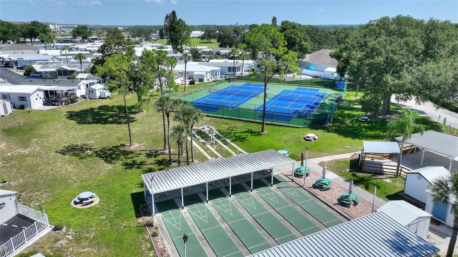Shuffleboard Courts - 2457 ST GEORGE DR, DAVENPORT