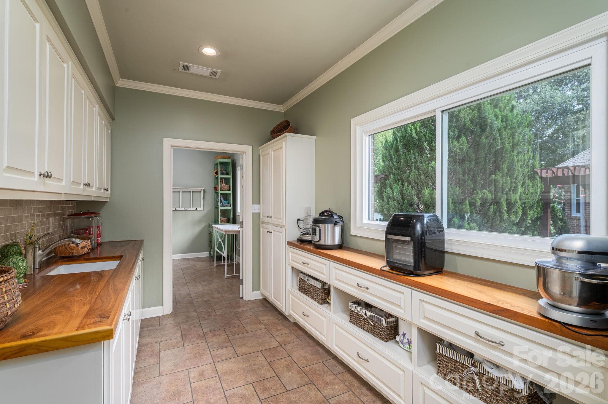 Butler's Pantry - 5023 Samuel Pinckney Drive, Belmont