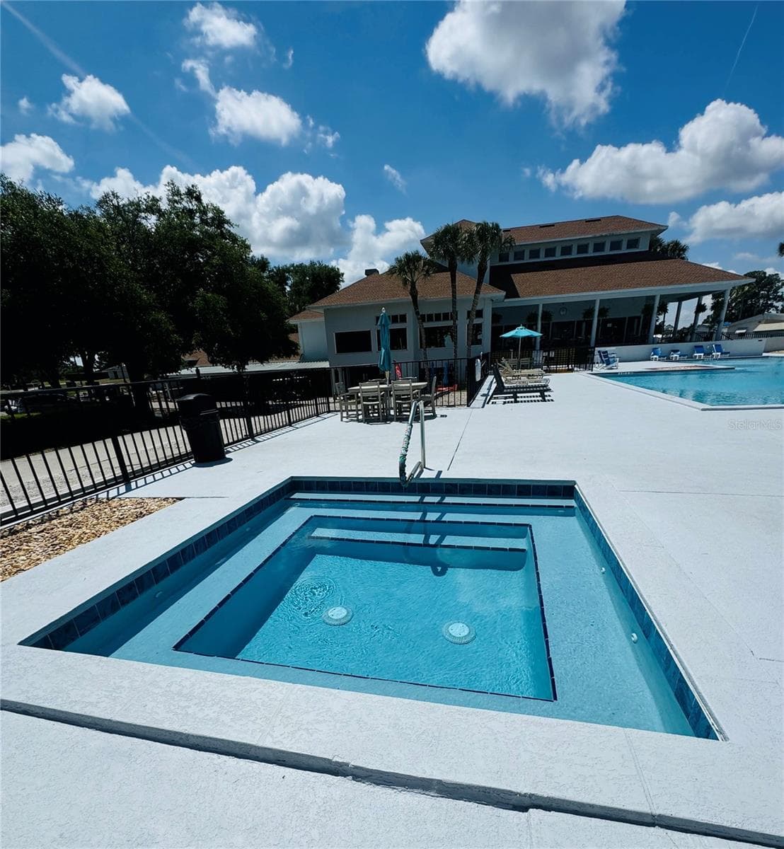 Main Hot Tub - 2457 ST GEORGE DR, DAVENPORT