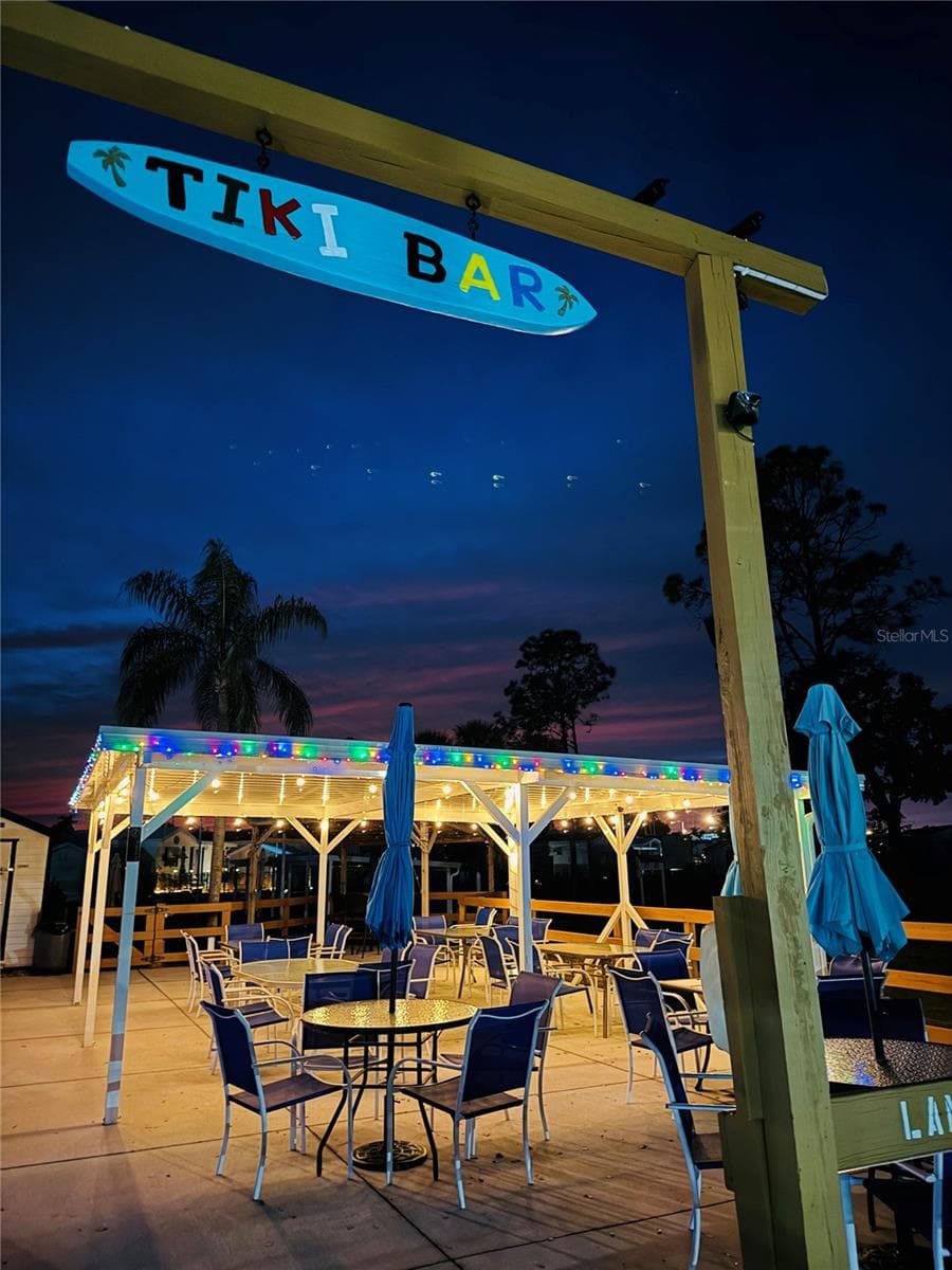 Tiki Bar - 2457 ST GEORGE DR, DAVENPORT