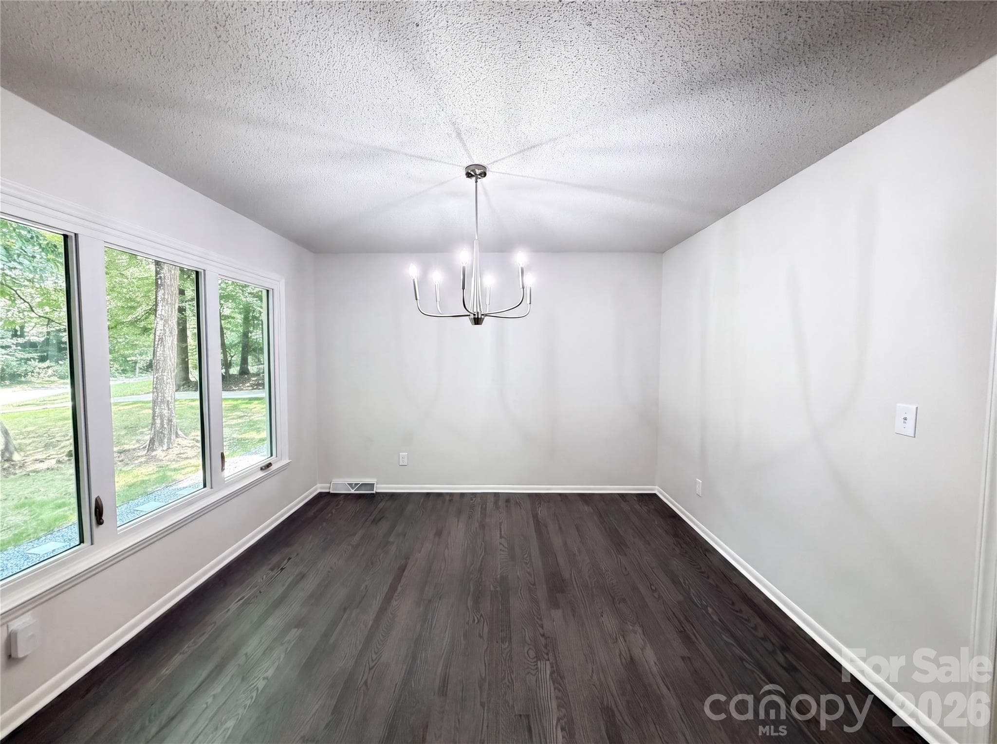 Single Family Residence at 7210 Apple Creek Drive, Charlotte, photo 9 of 24
