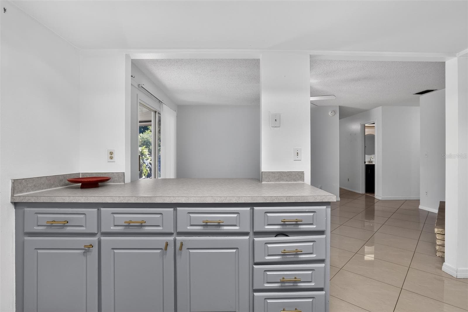 Single Family Residence at 13635 BERKSHIRE CT, GRAND ISLAND, photo 14 of 34