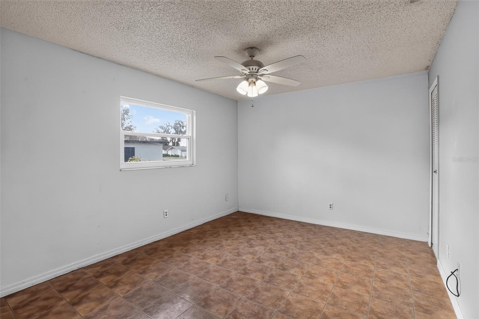 Single Family Residence at 13635 BERKSHIRE CT, GRAND ISLAND, photo 21 of 34