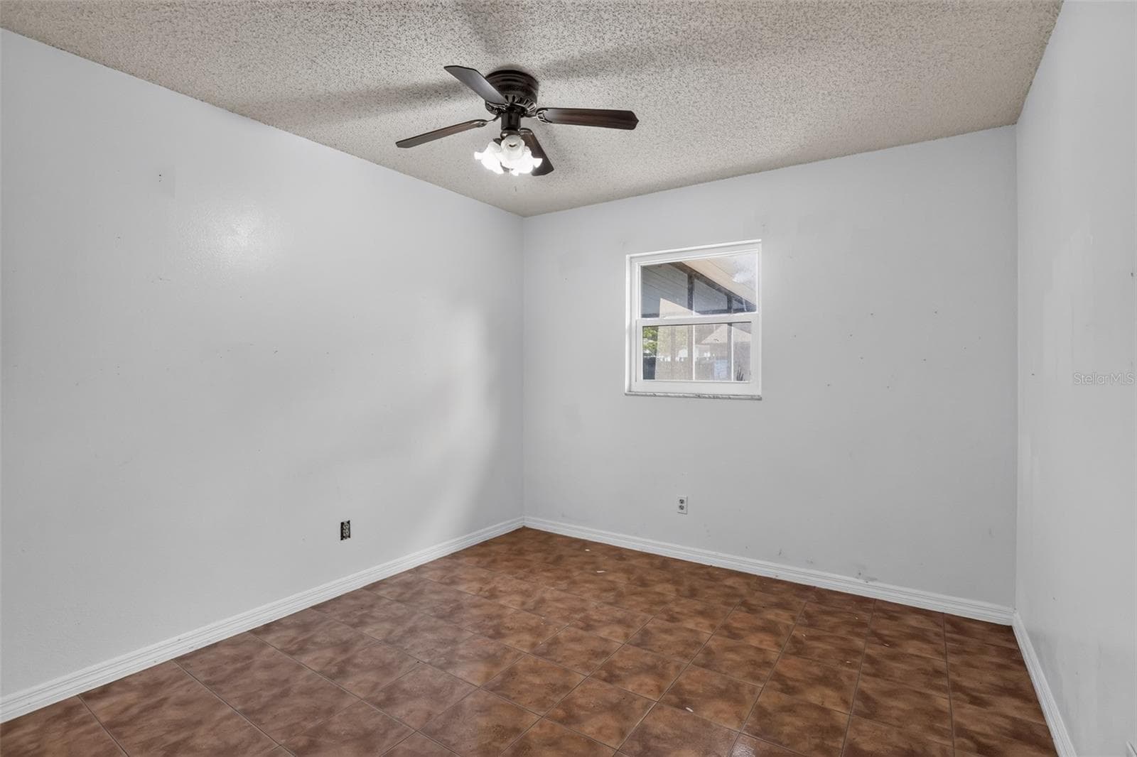 Single Family Residence at 13635 BERKSHIRE CT, GRAND ISLAND, photo 22 of 34