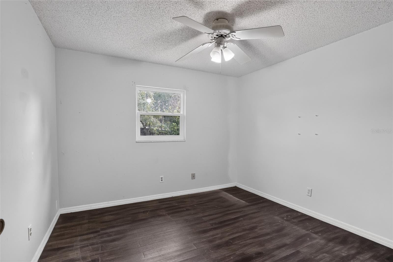 Single Family Residence at 13635 BERKSHIRE CT, GRAND ISLAND, photo 24 of 34