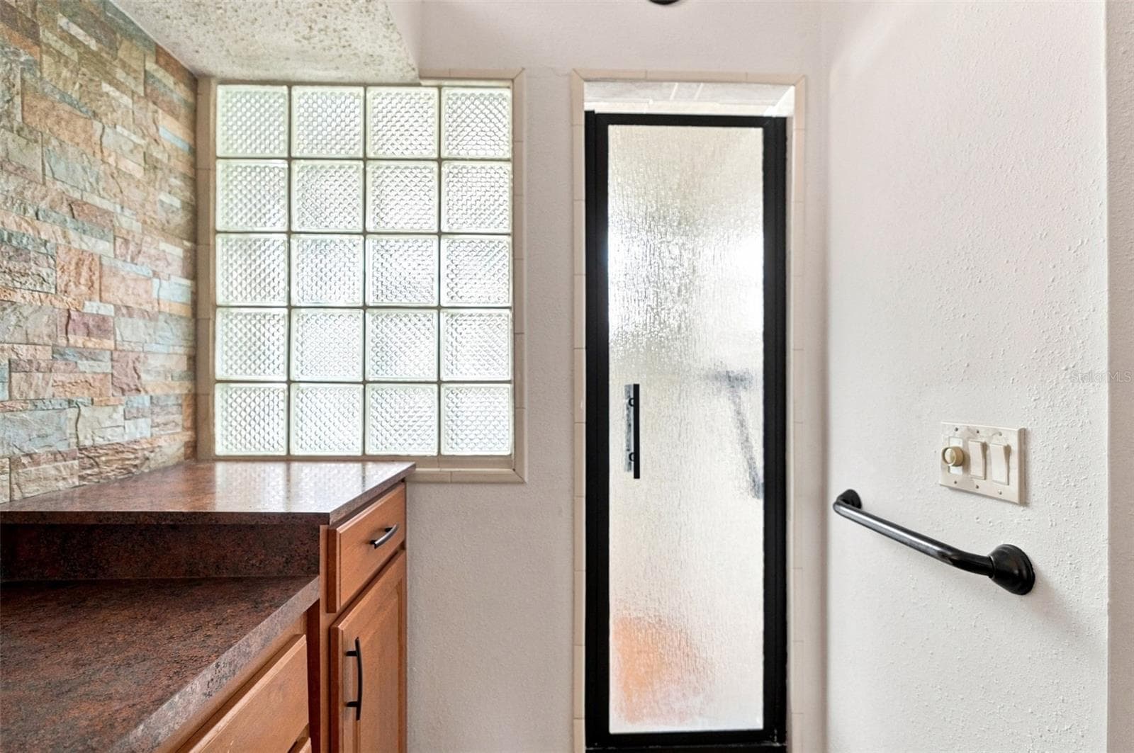 Single Family Residence at 2151 MEREDITH DR, SPRING HILL, photo 7 of 47