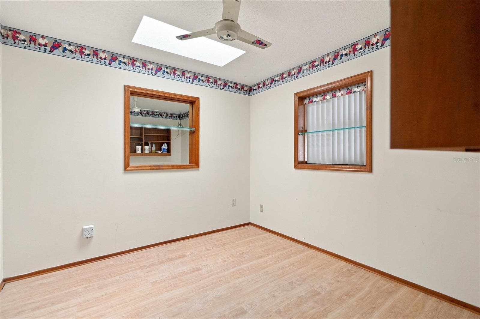 Single Family Residence at 2151 MEREDITH DR, SPRING HILL, photo 24 of 47
