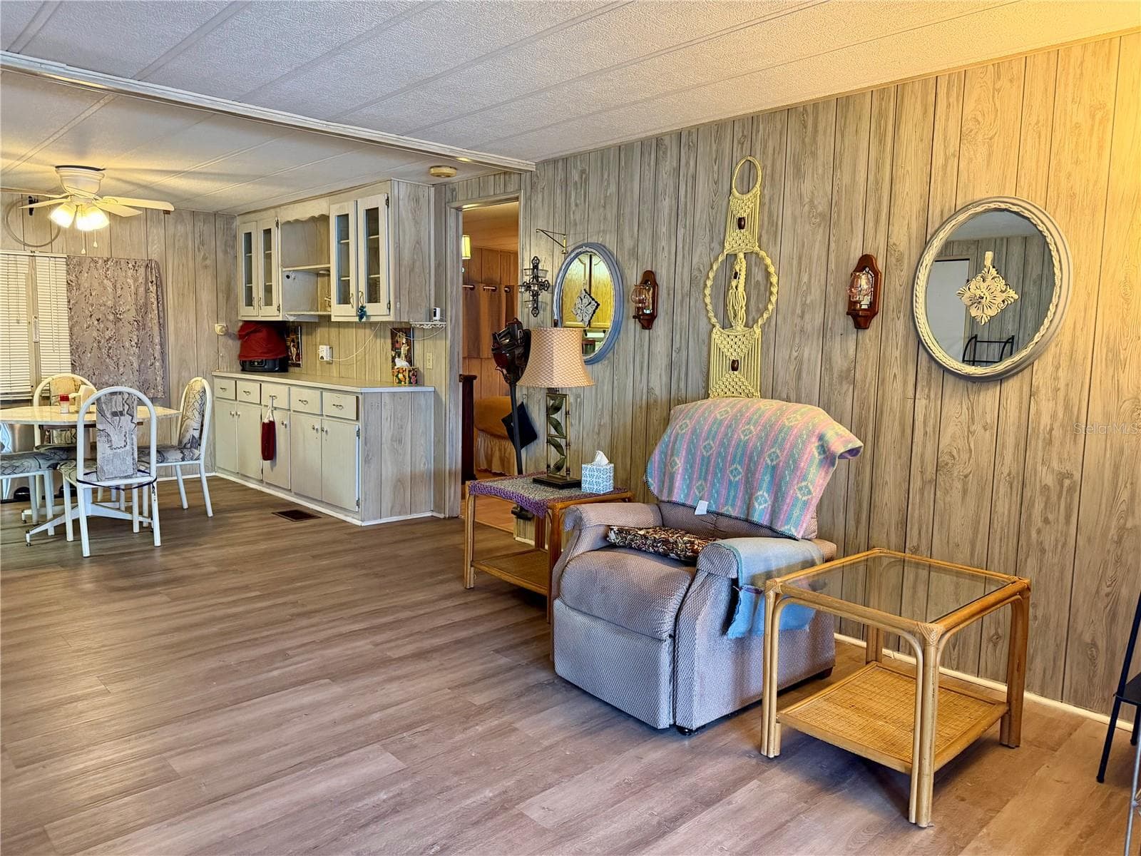 Mobile Home at 5301 ALGERIA CT, BRADENTON, photo 4 of 33