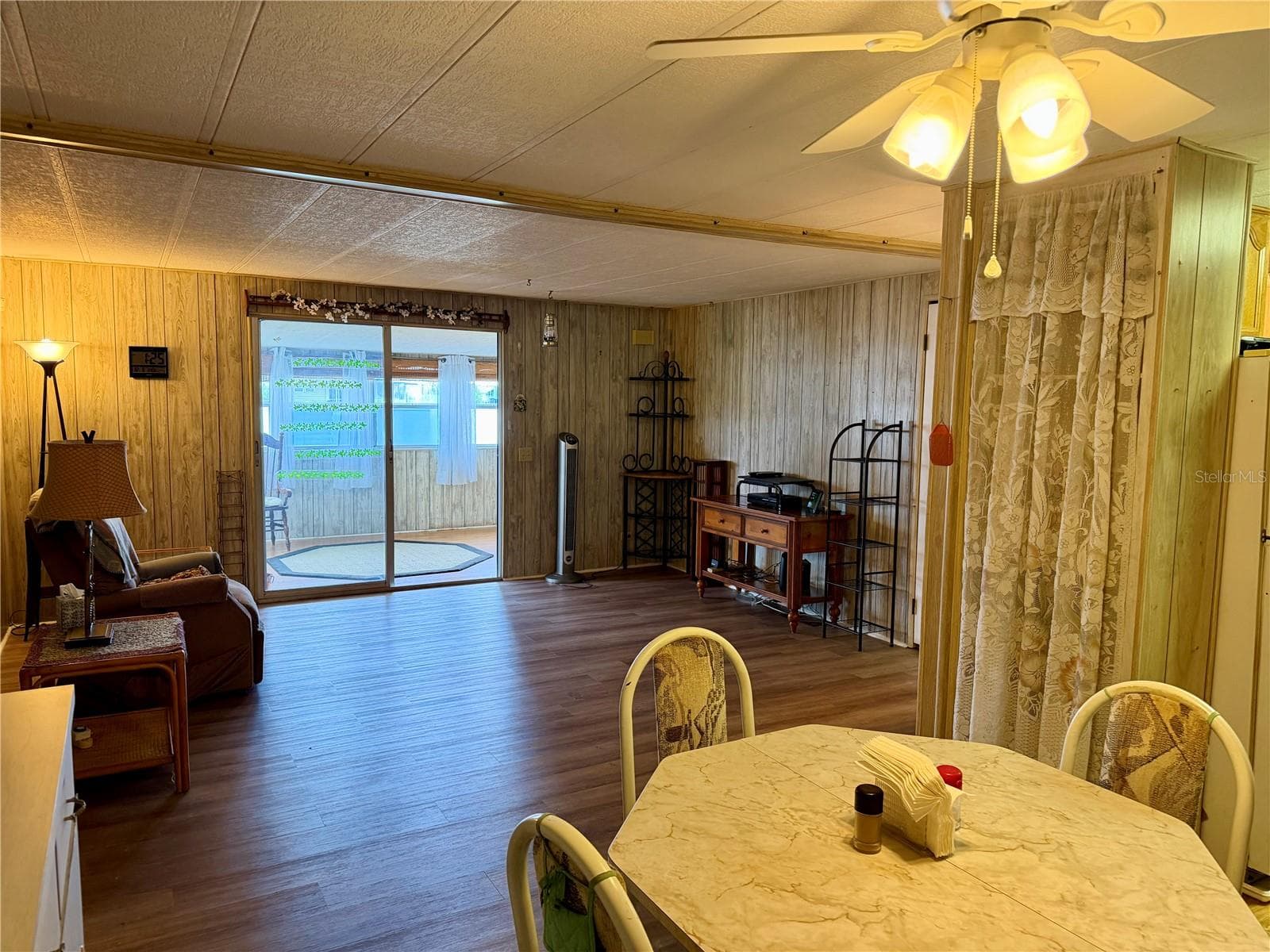 Mobile Home at 5301 ALGERIA CT, BRADENTON, photo 10 of 33