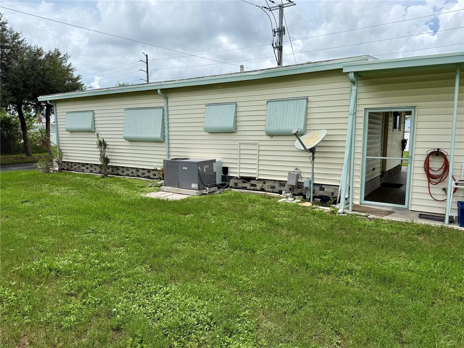 Mobile Home at 5301 ALGERIA CT, BRADENTON, photo 29 of 33