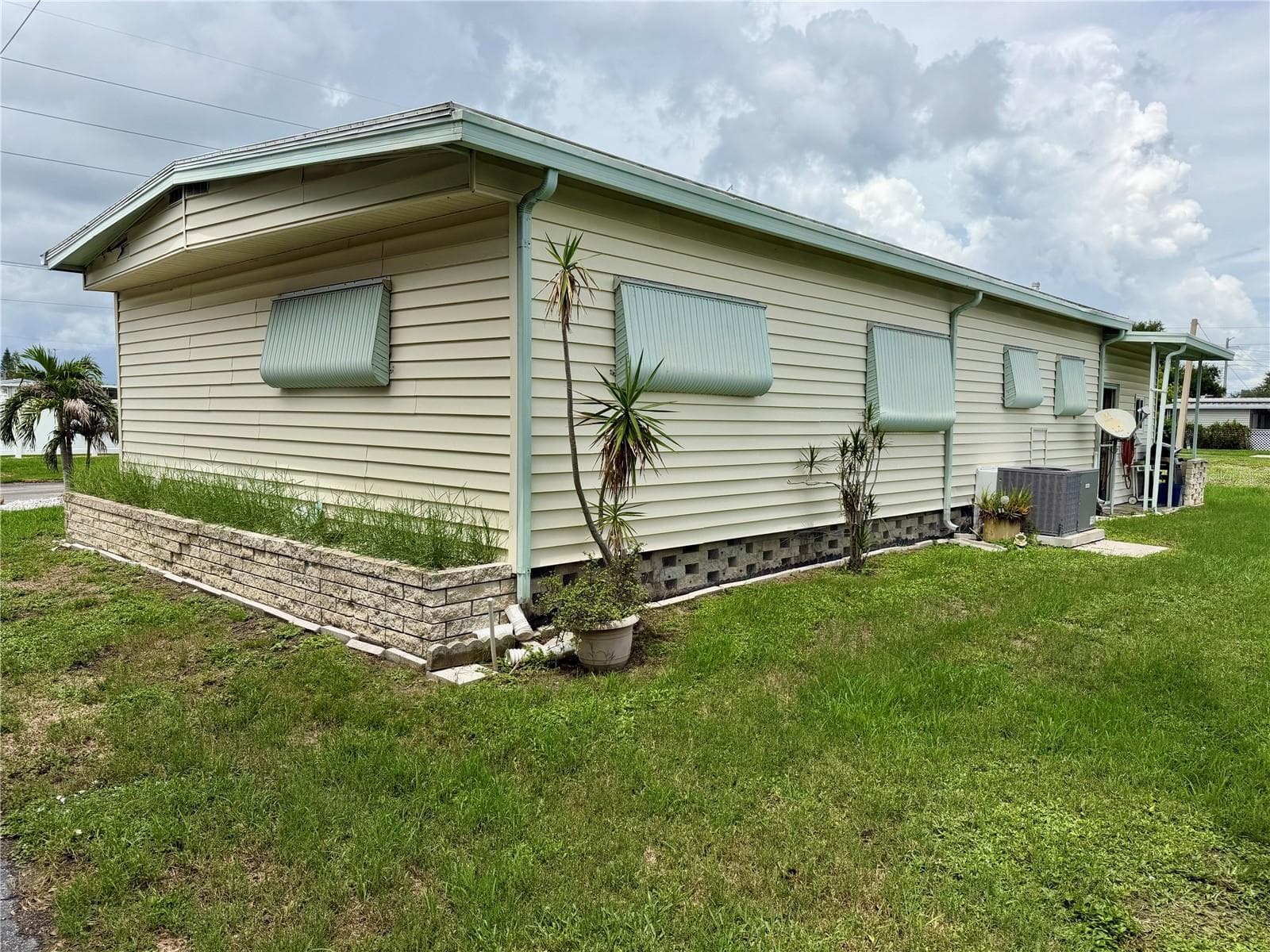 Mobile Home at 5301 ALGERIA CT, BRADENTON, photo 30 of 33