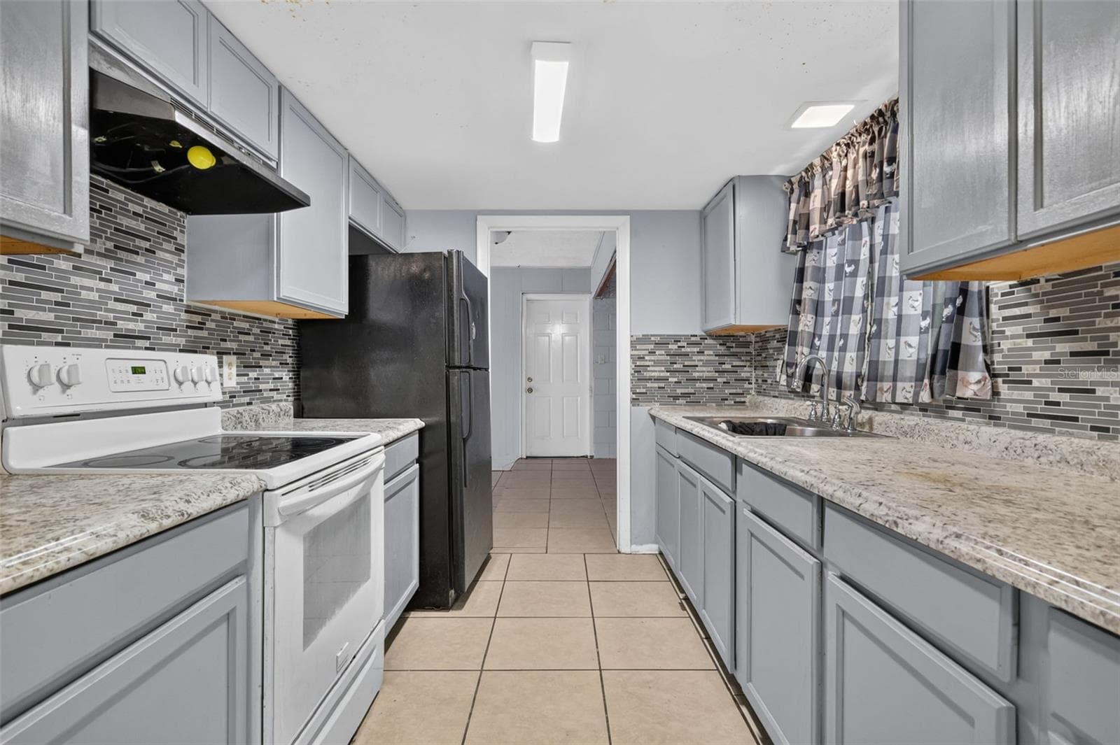 Single Family Residence at 1877 WAYSIDE DR, ORLANDO, photo 12 of 23