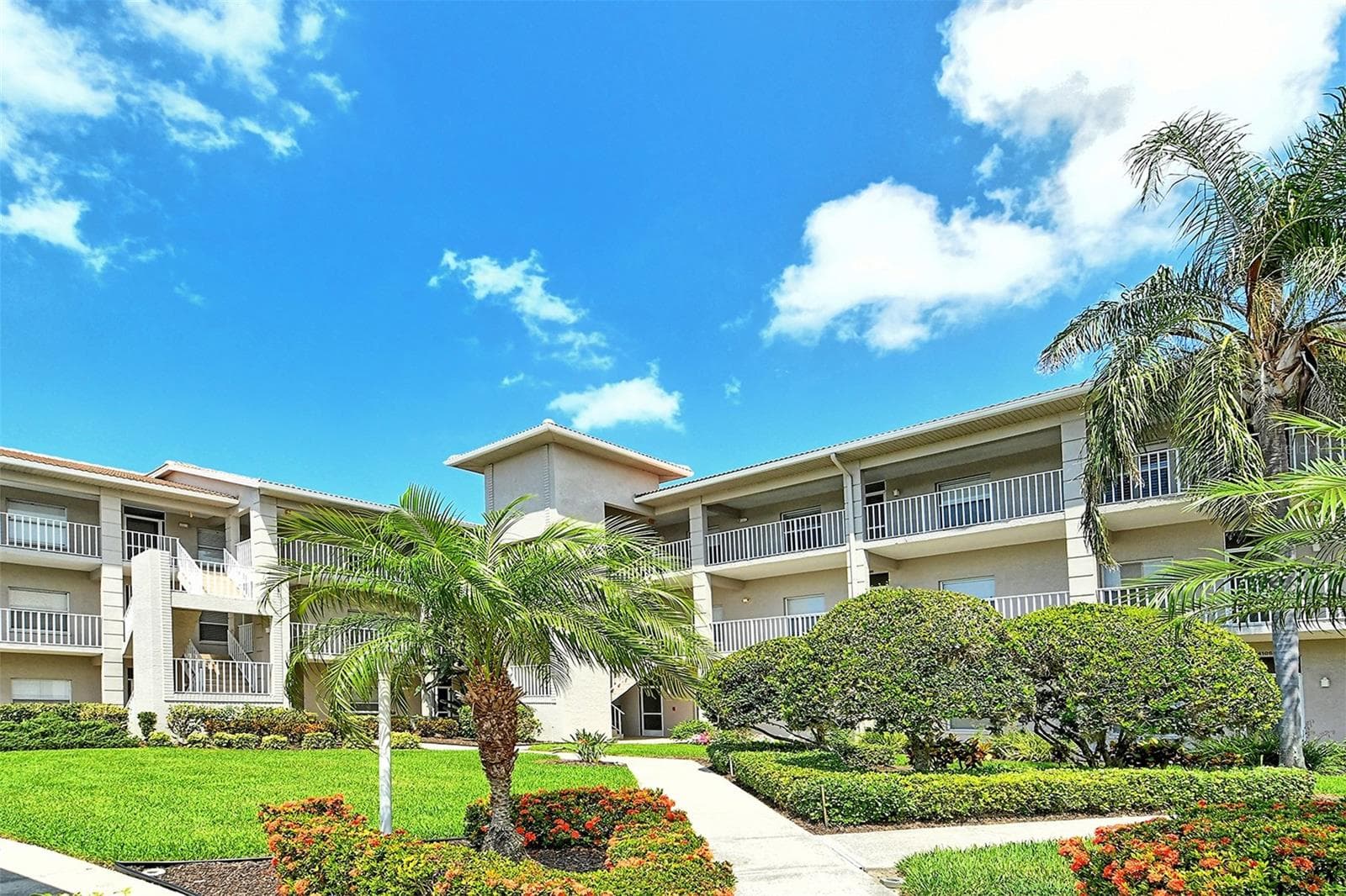 9610 CLUB SOUTH CIR #4302