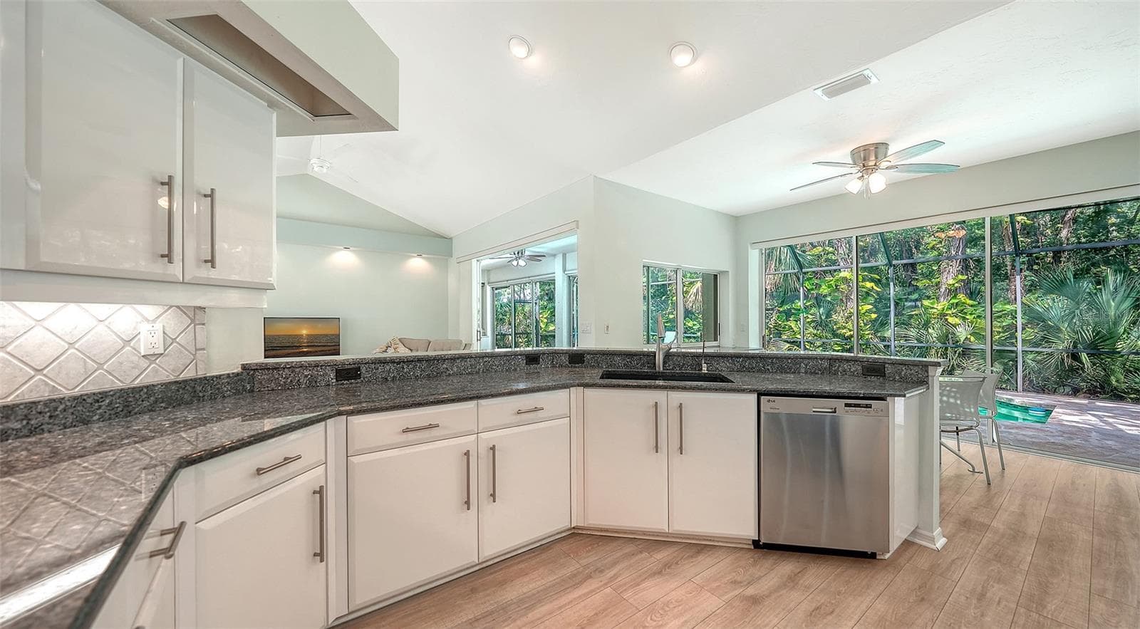 Single Family Residence at 2929 SANDRINGHAM PL, SARASOTA, photo 8 of 42