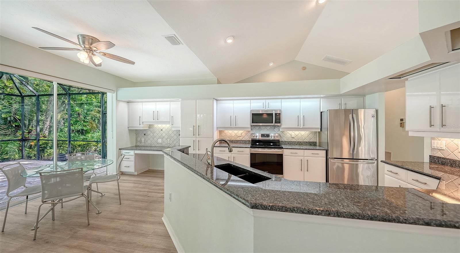 Single Family Residence at 2929 SANDRINGHAM PL, SARASOTA, photo 9 of 42