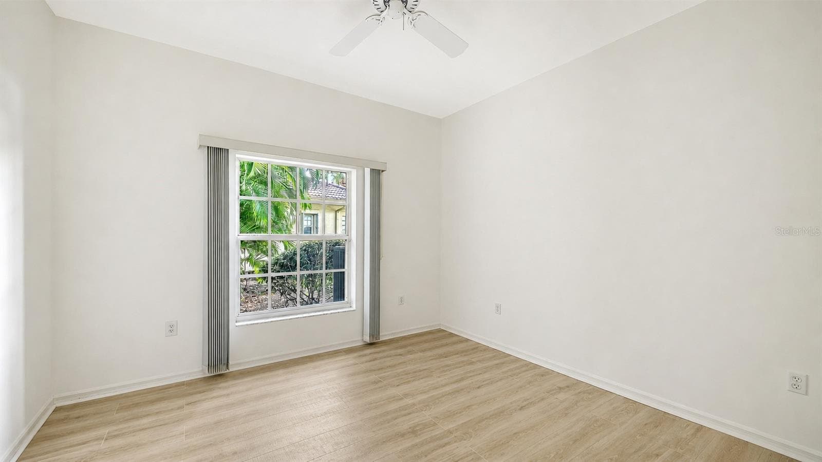 Single Family Residence at 2929 SANDRINGHAM PL, SARASOTA, photo 24 of 42