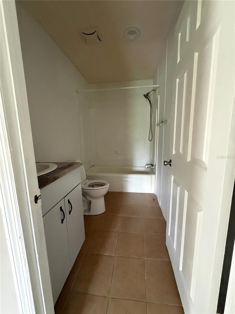 Hall Bathroom - 16036 BOSLEY DR, SPRING HILL