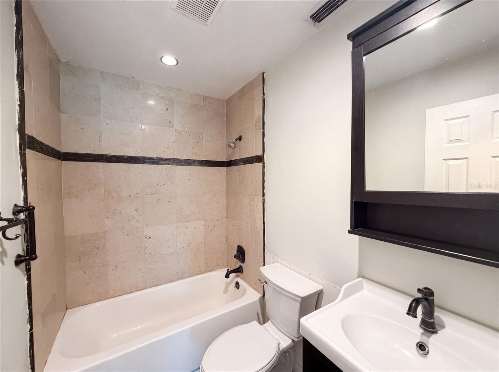 Single Family Residence at 4147 WILLOW SOUTH DR, MULBERRY, photo 11 of 18