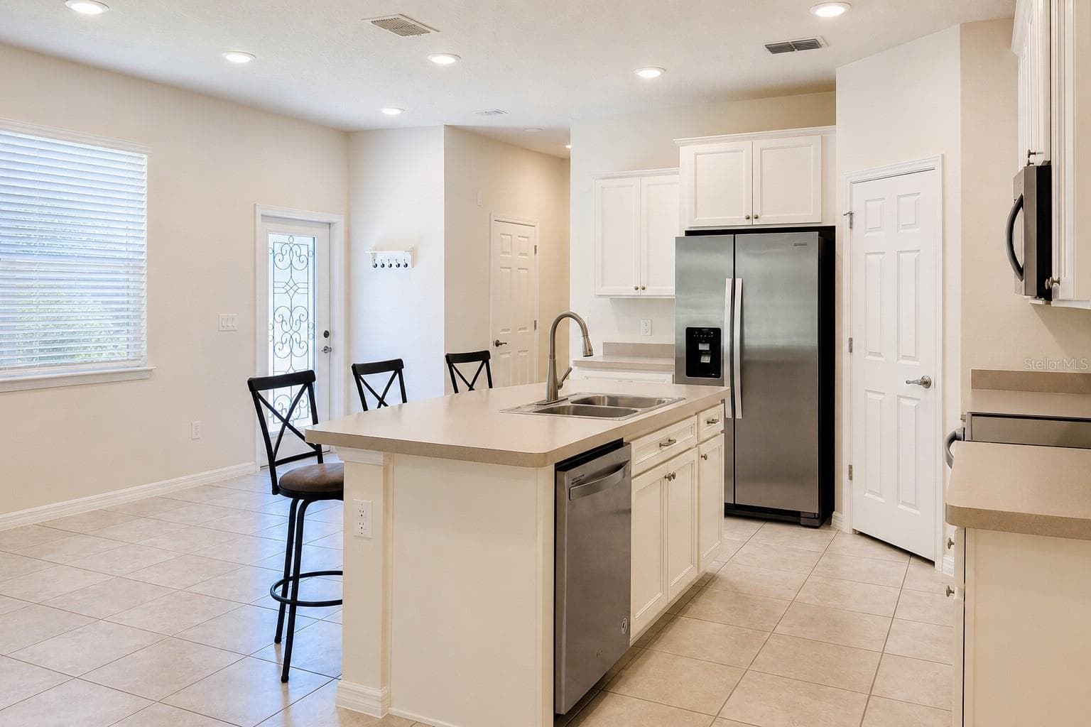 Townhouse at 5012 SYLVESTER LOOP, TAMPA, photo 3 of 27