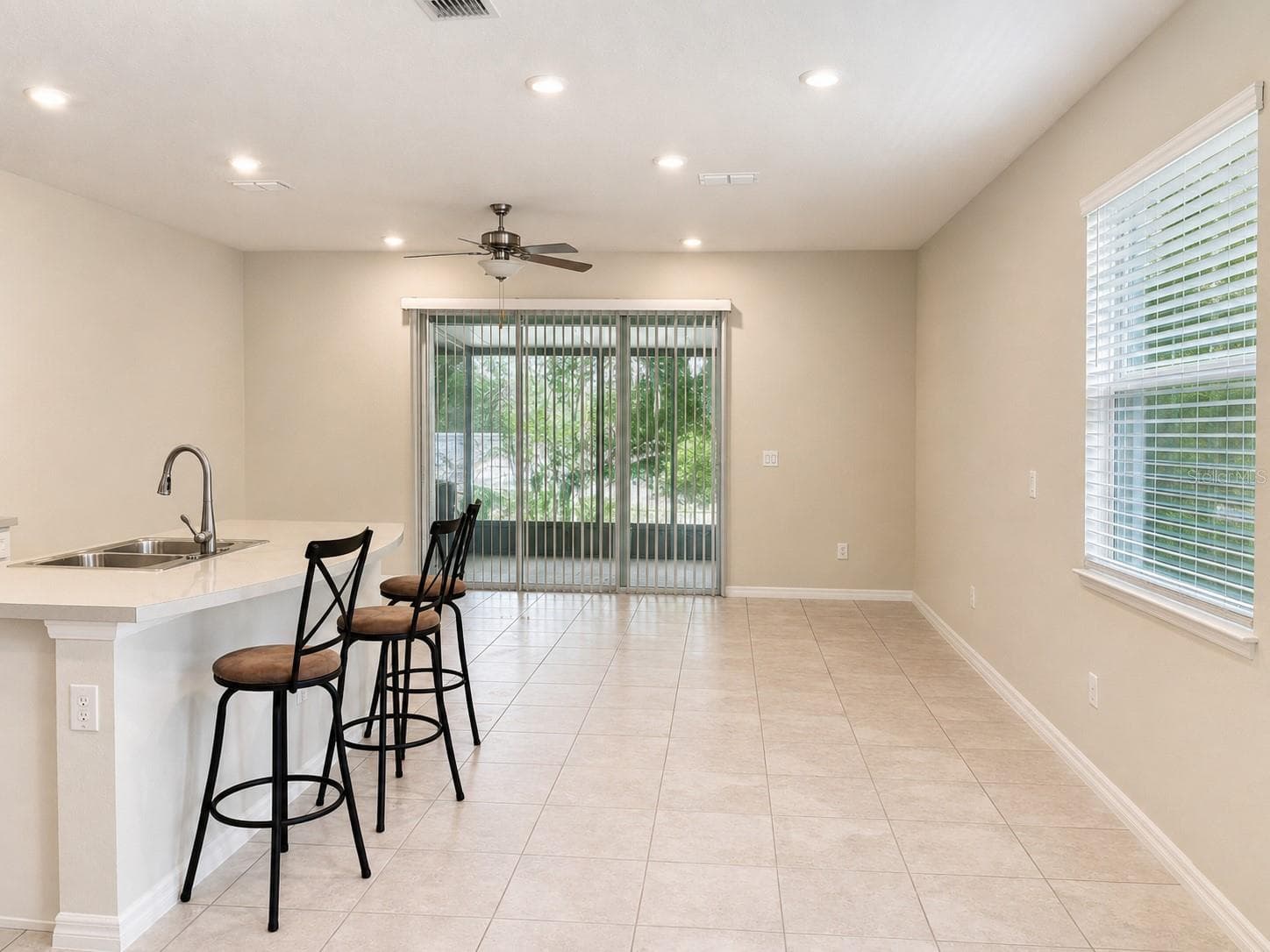 Townhouse at 5012 SYLVESTER LOOP, TAMPA, photo 4 of 27