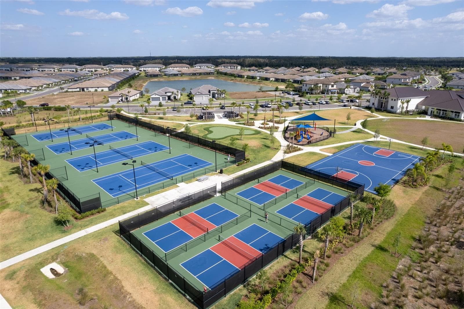 Discover the perfect blend of comfort, convenience, and resort-style living in this beautiful townhome located in Timber Creek, one of Fort Myers’ most desirable gated communities - 14275 PINE LODGE LN, FORT MYERS