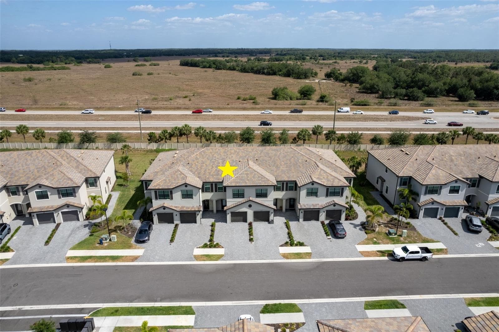 Enjoy scenic lakes, beautiful surroundings, and an exceptional lineup of amenities - 14275 PINE LODGE LN, FORT MYERS