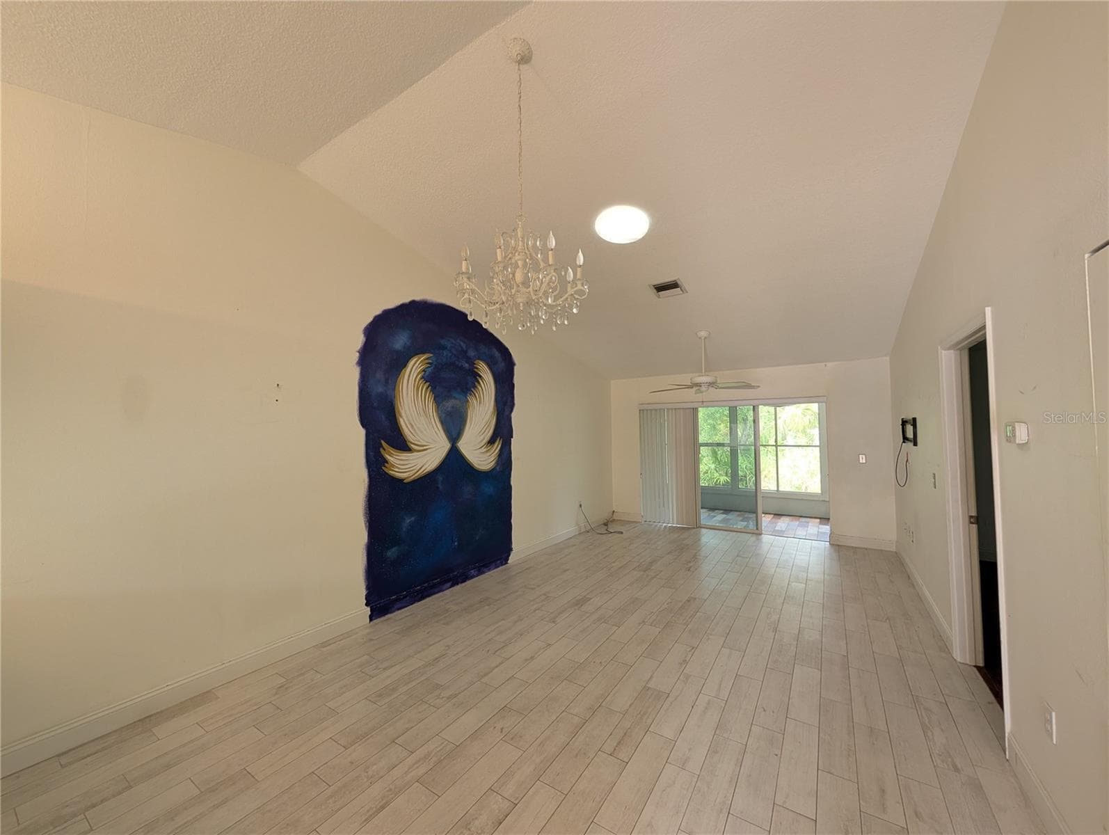 Condominium at 638 N JEFFERSON AVE #15, SARASOTA, photo 3 of 21