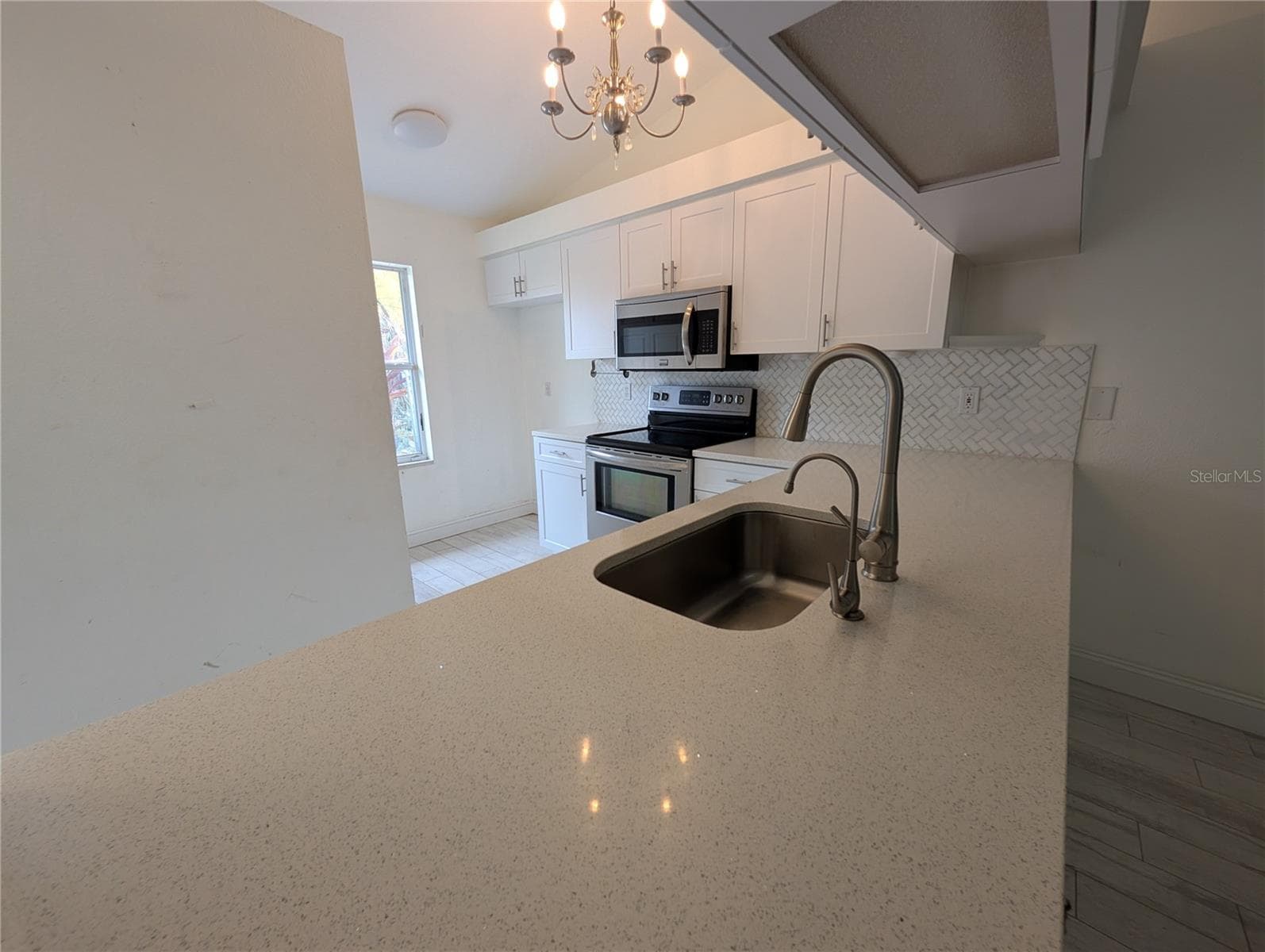 Condominium at 638 N JEFFERSON AVE #15, SARASOTA, photo 7 of 21