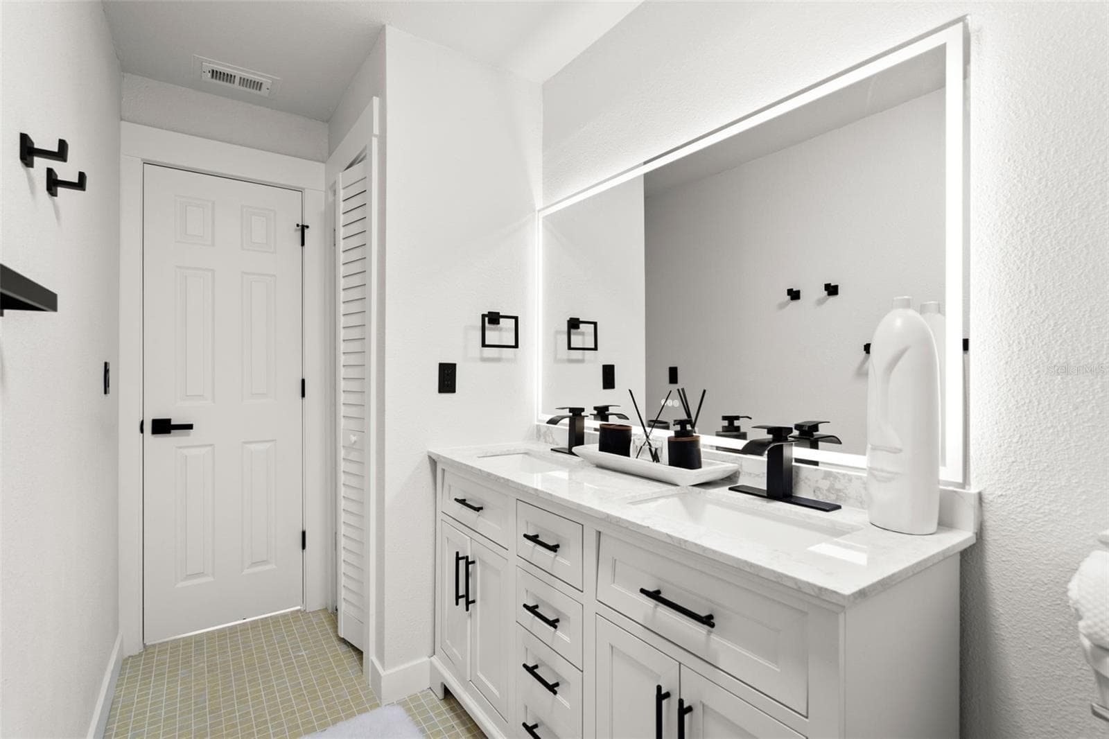 Single Family Residence at 30 OAKLAND HILLS CT, ROTONDA WEST, photo 47 of 65