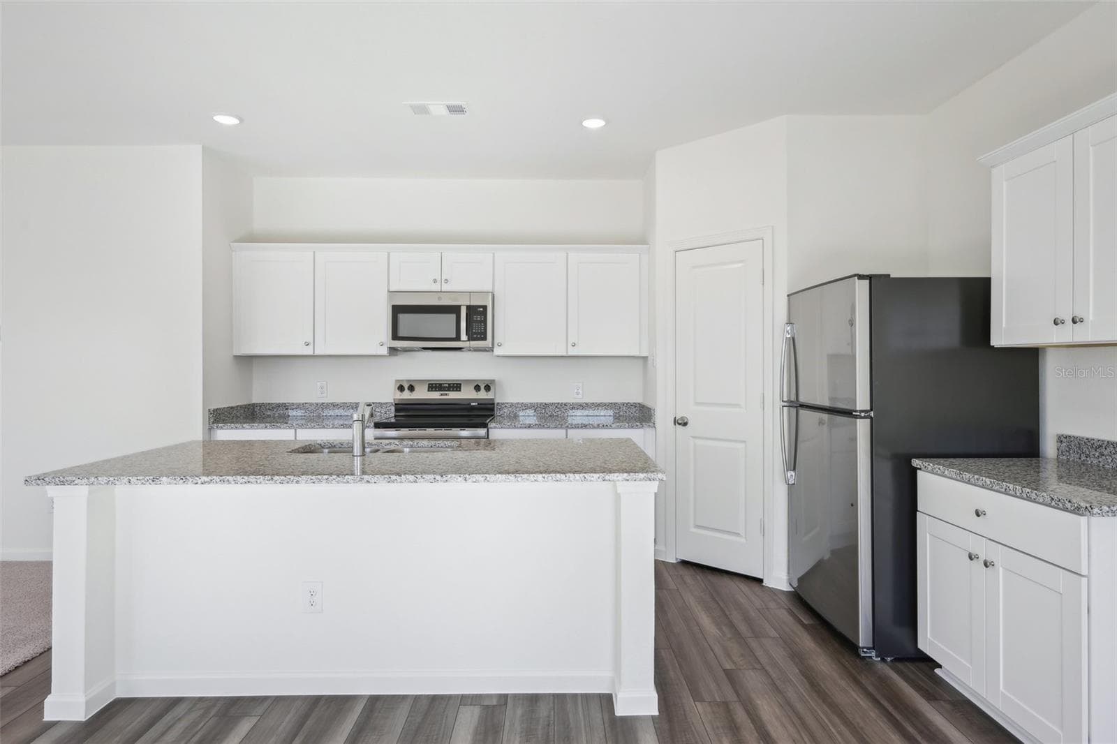 Single Family Residence at 1620 NORFOLK TRL, DELAND, photo 8 of 39