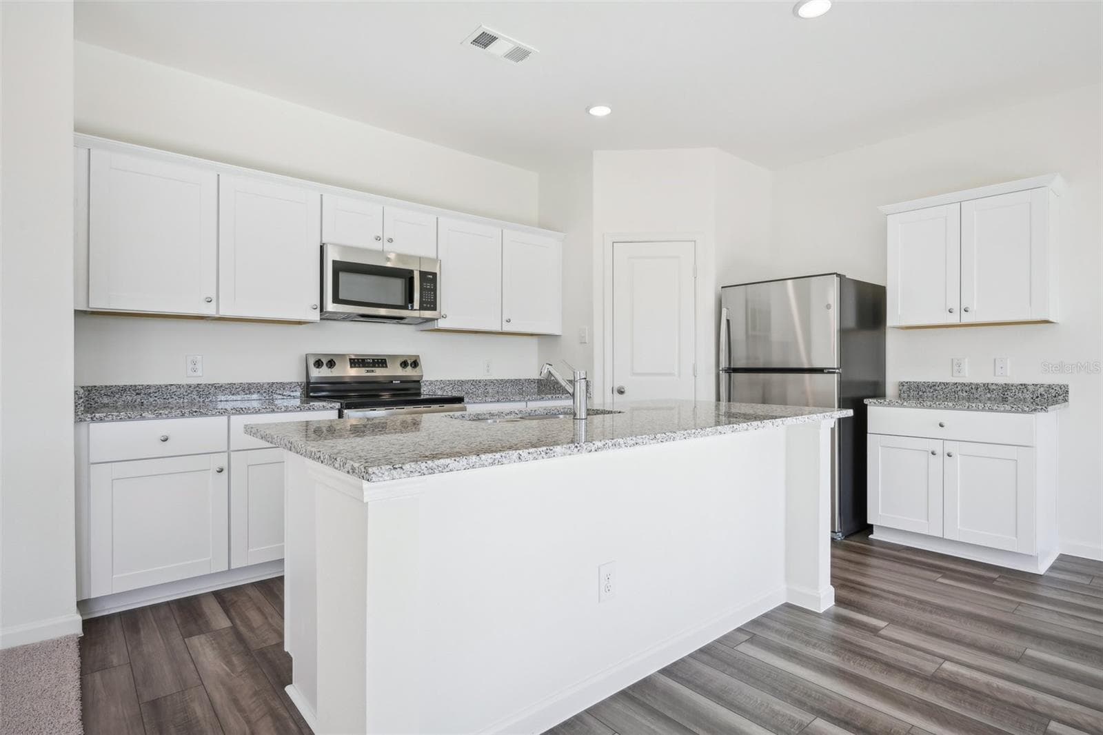 Single Family Residence at 1620 NORFOLK TRL, DELAND, photo 9 of 39