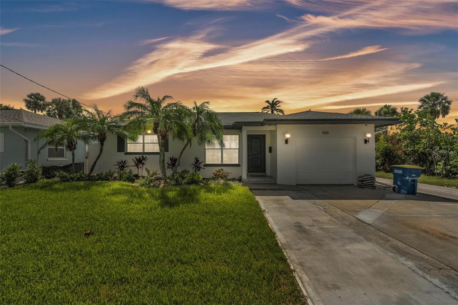 Single Family Residence at 965 BRUCE AVE, CLEARWATER BEACH, photo 2 of 33