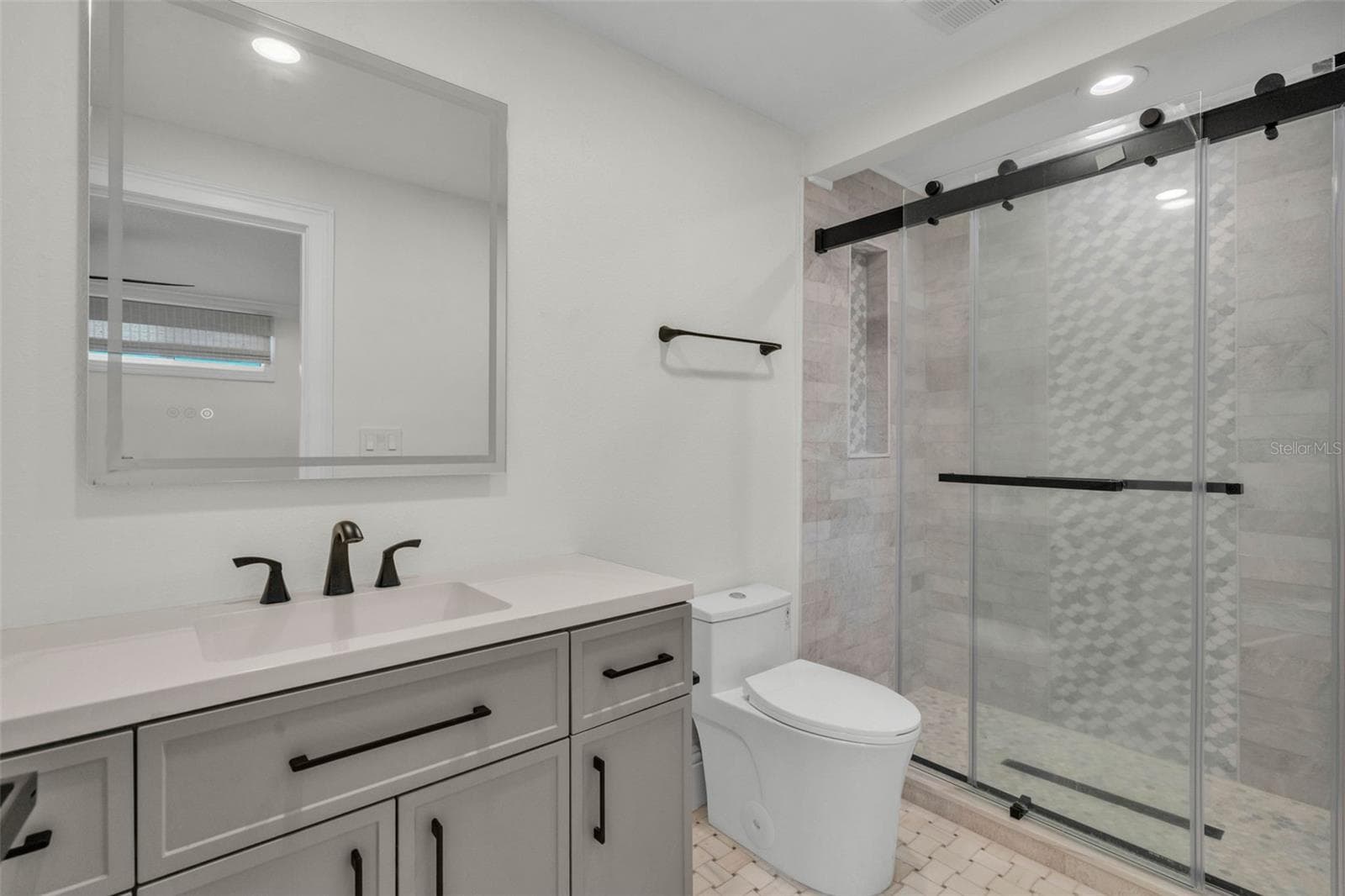 Single Family Residence at 965 BRUCE AVE, CLEARWATER BEACH, photo 19 of 33
