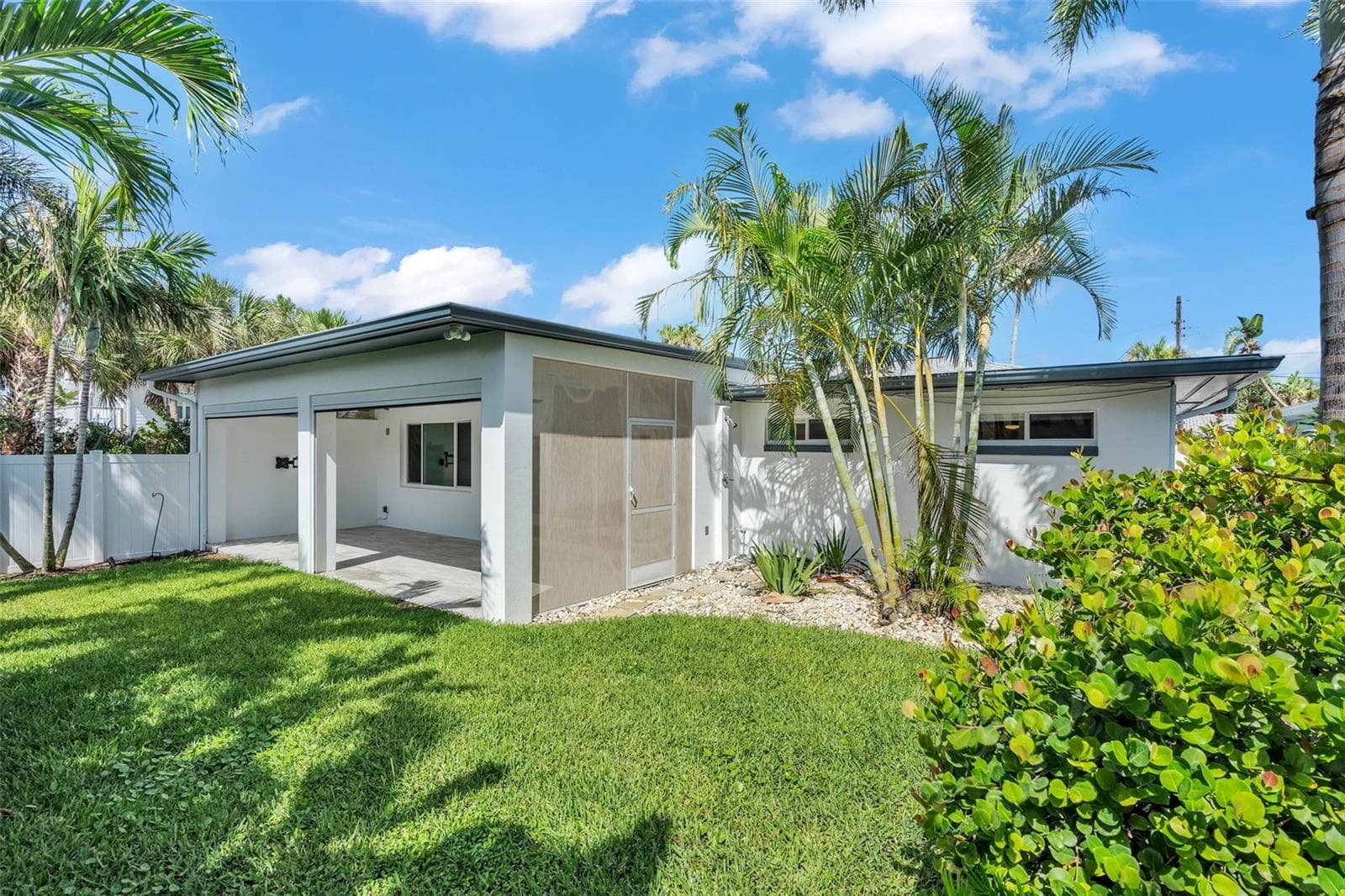 Single Family Residence at 965 BRUCE AVE, CLEARWATER BEACH, photo 30 of 33