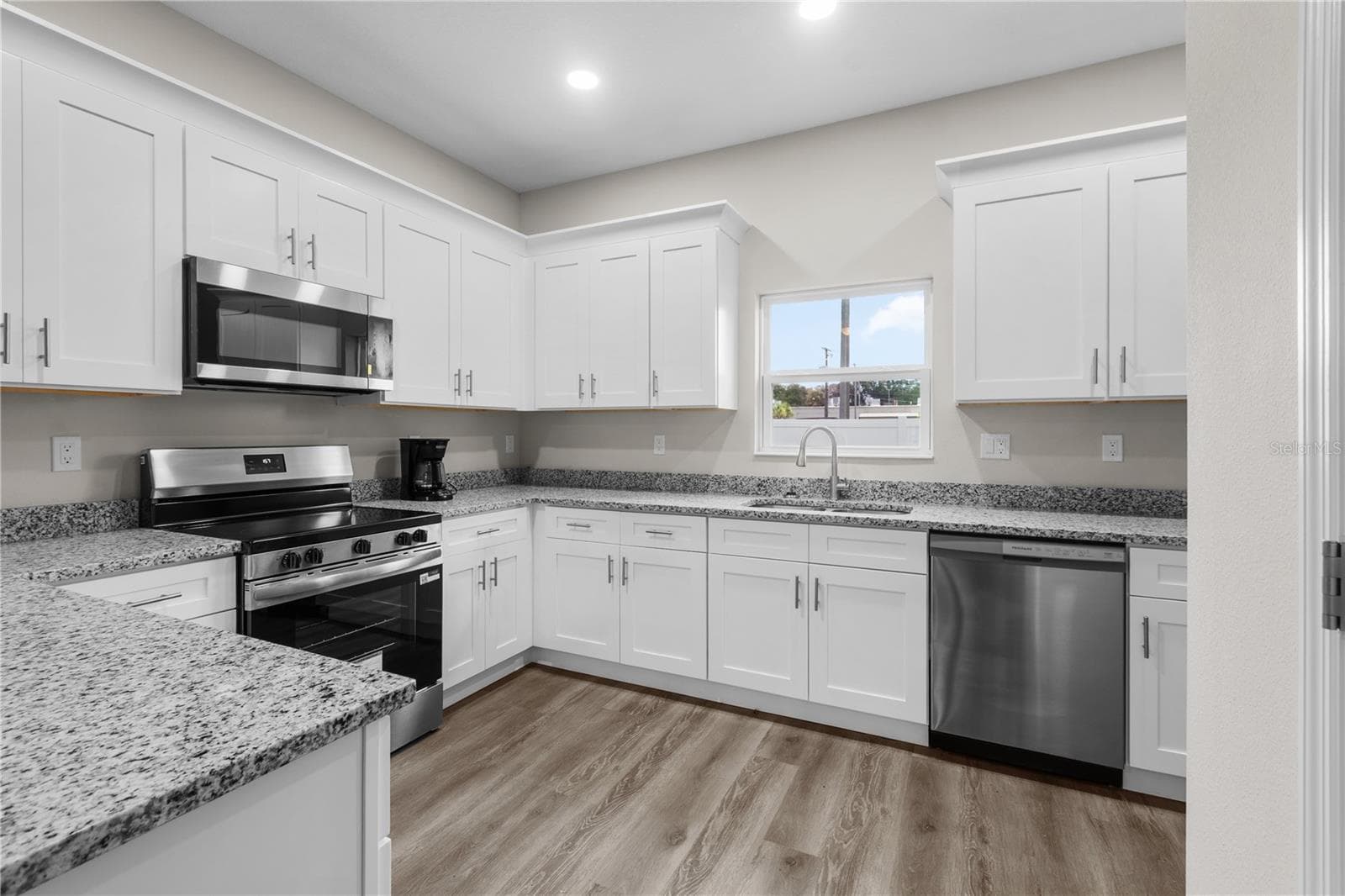 Single Family Residence at 5017 FINDERS CT, TAMPA, photo 10 of 40