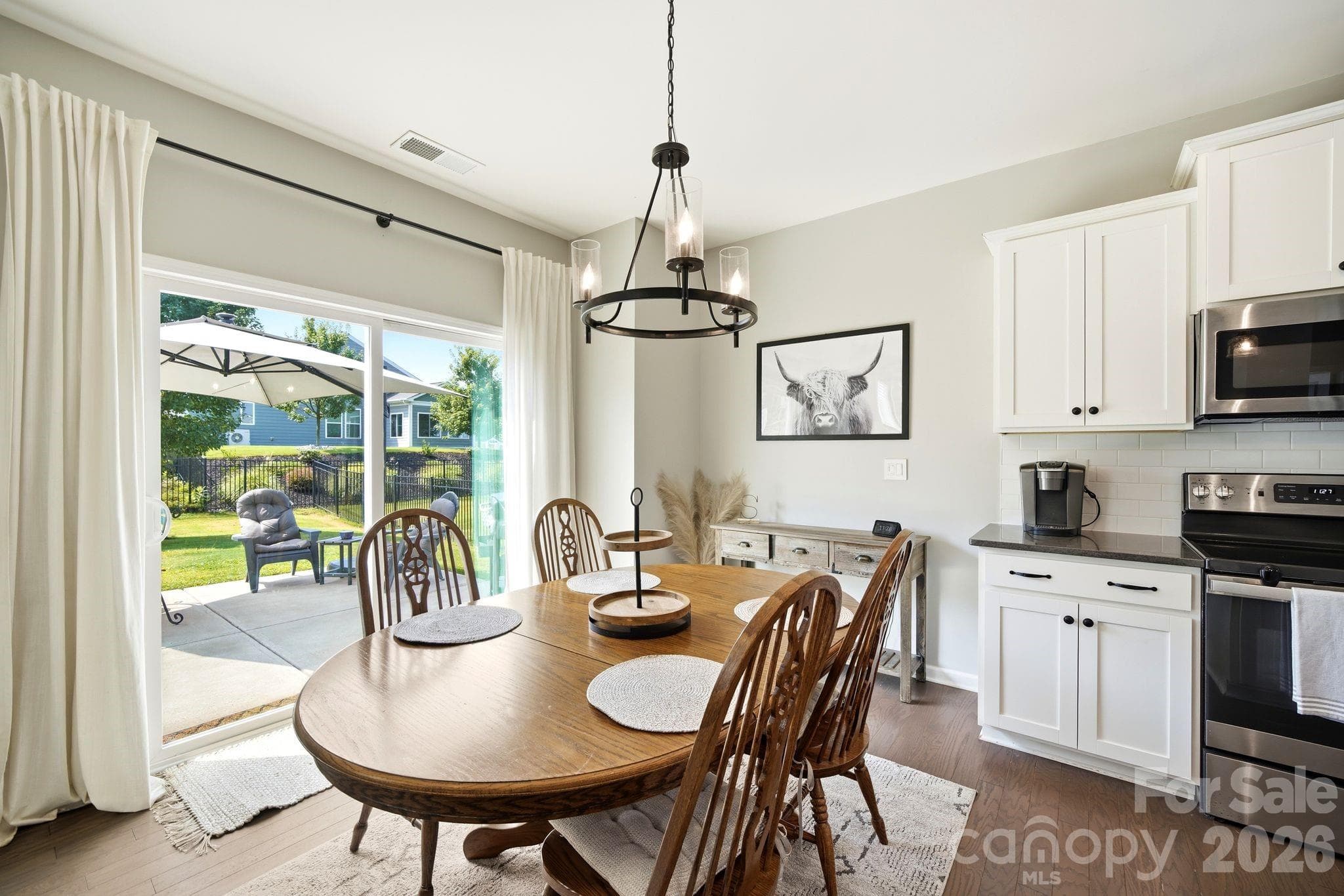 Single Family Residence at 6260 Swanport Road, Lancaster, photo 4 of 45